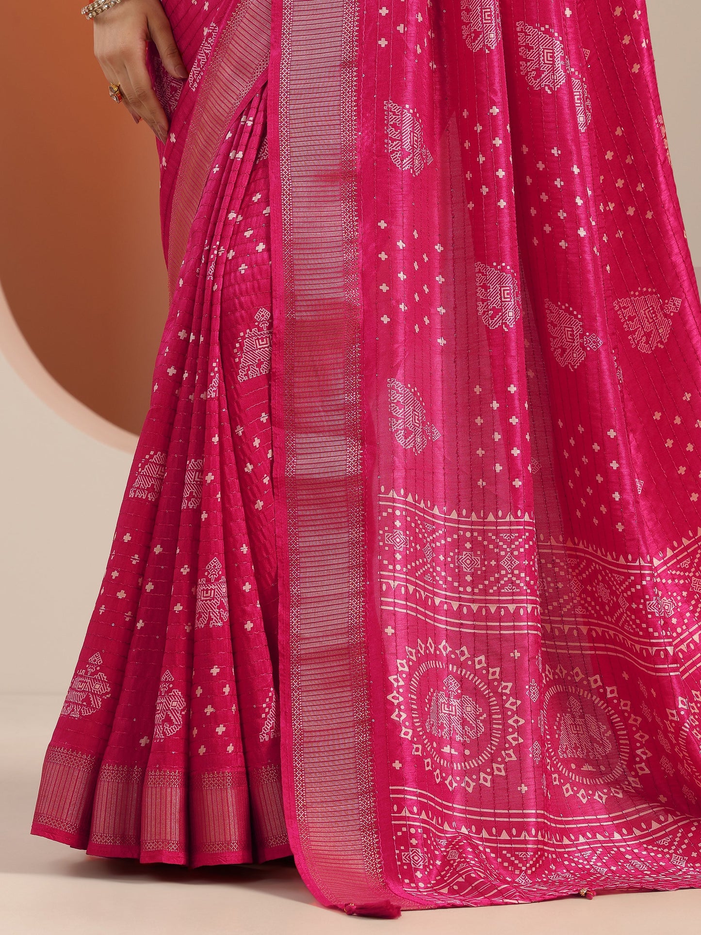 Pink Printed Silk Blend Saree With Unstitched Blouse Piece