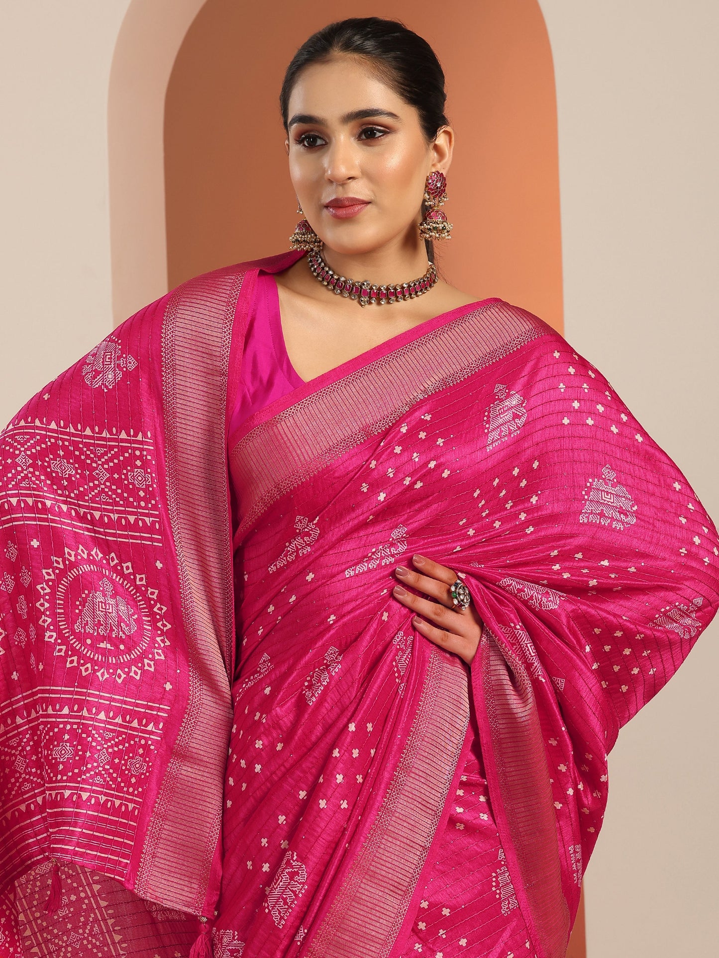 Pink Printed Silk Blend Saree With Unstitched Blouse Piece