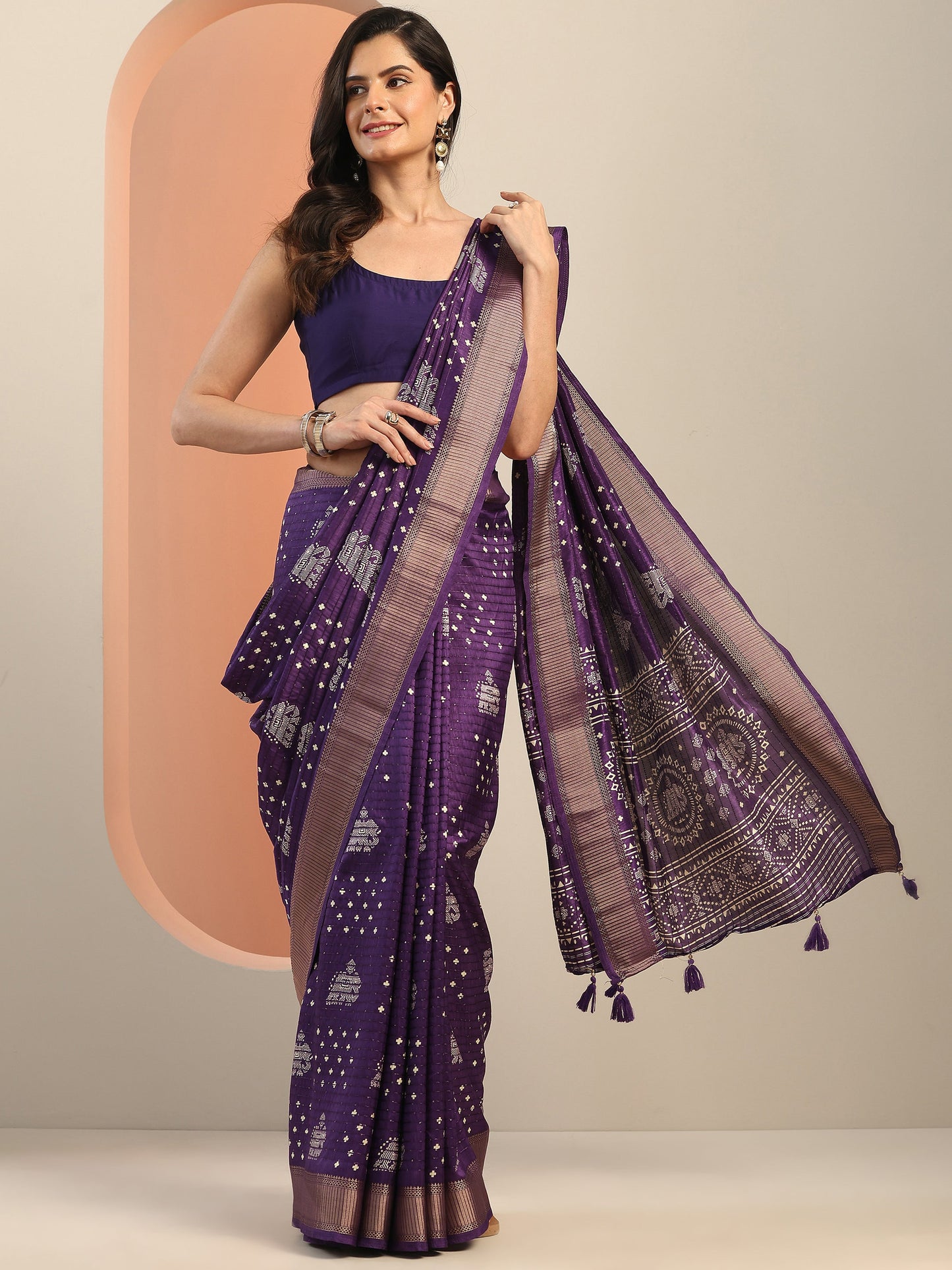 Purple Printed Silk Blend Saree With Unstitched Blouse Piece