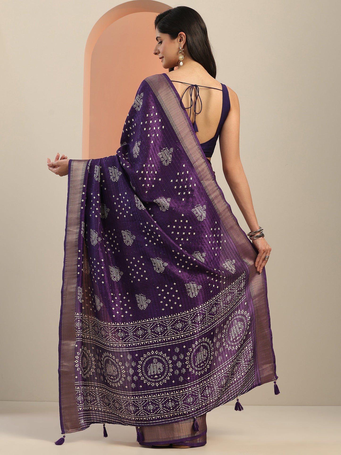 Purple Printed Silk Blend Saree With Unstitched Blouse Piece