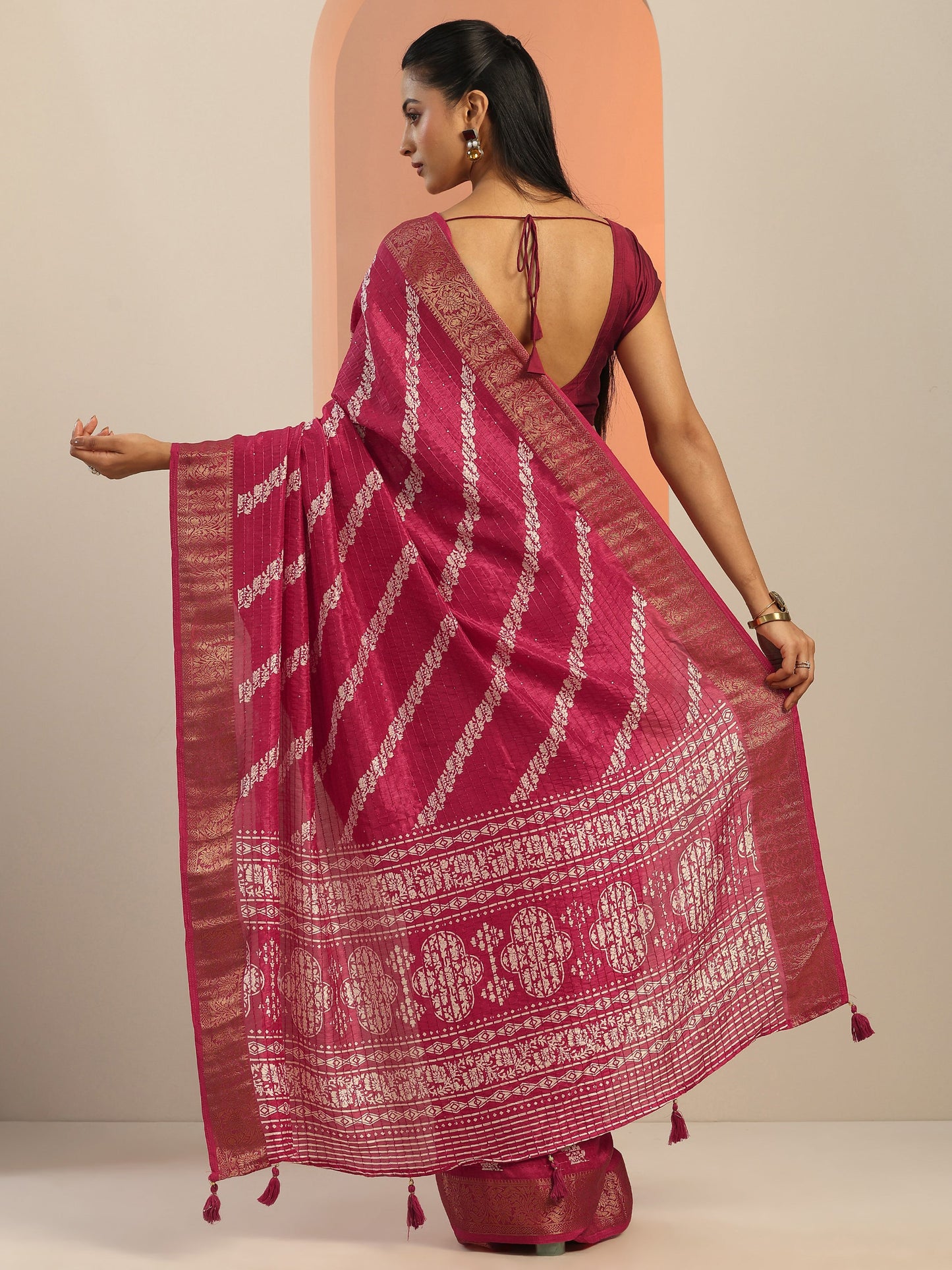 Pink Printed Silk Blend Saree With Unstitched Blouse Piece