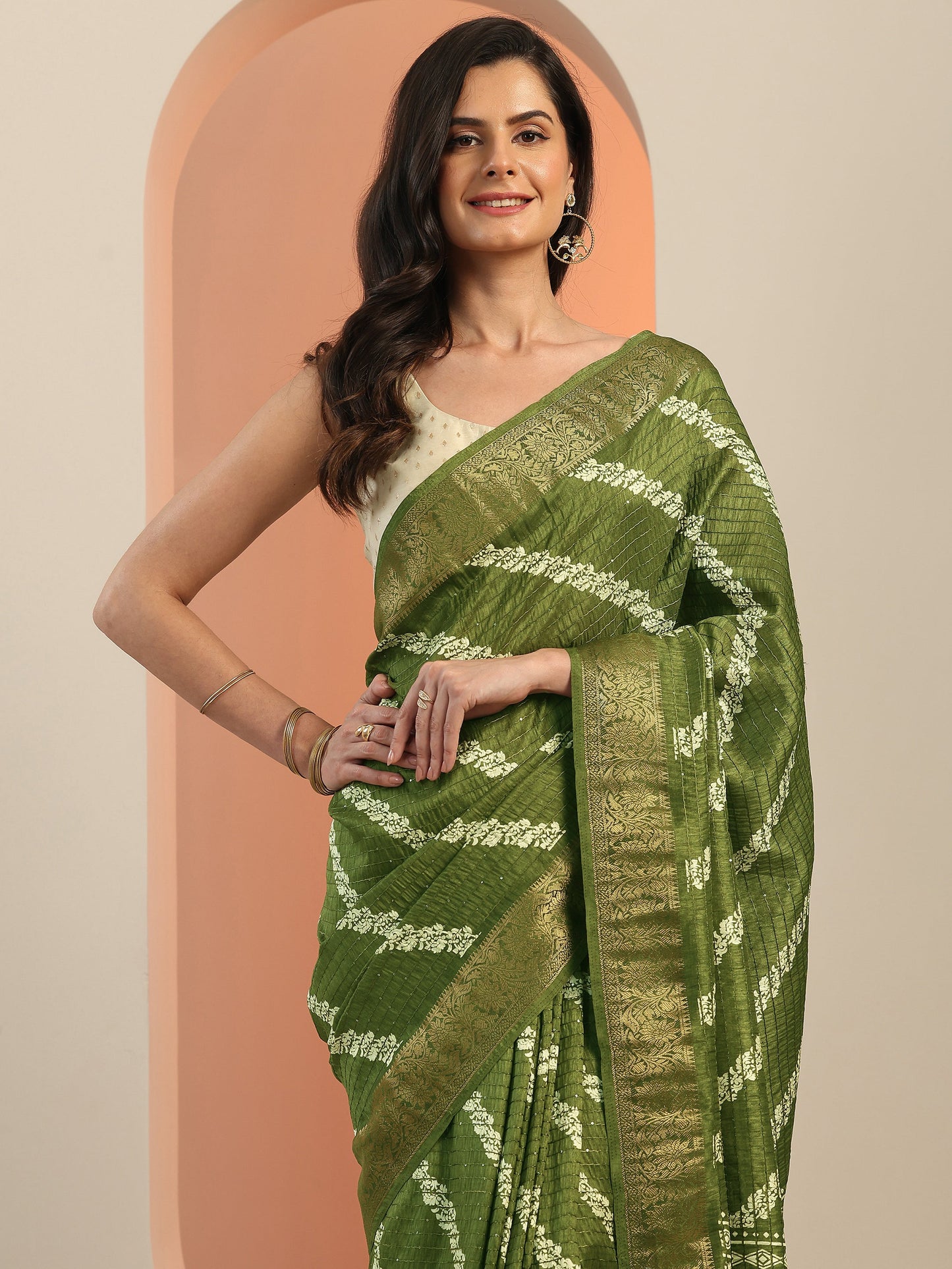 Olive Printed Silk Blend Saree With Unstitched Blouse Piece