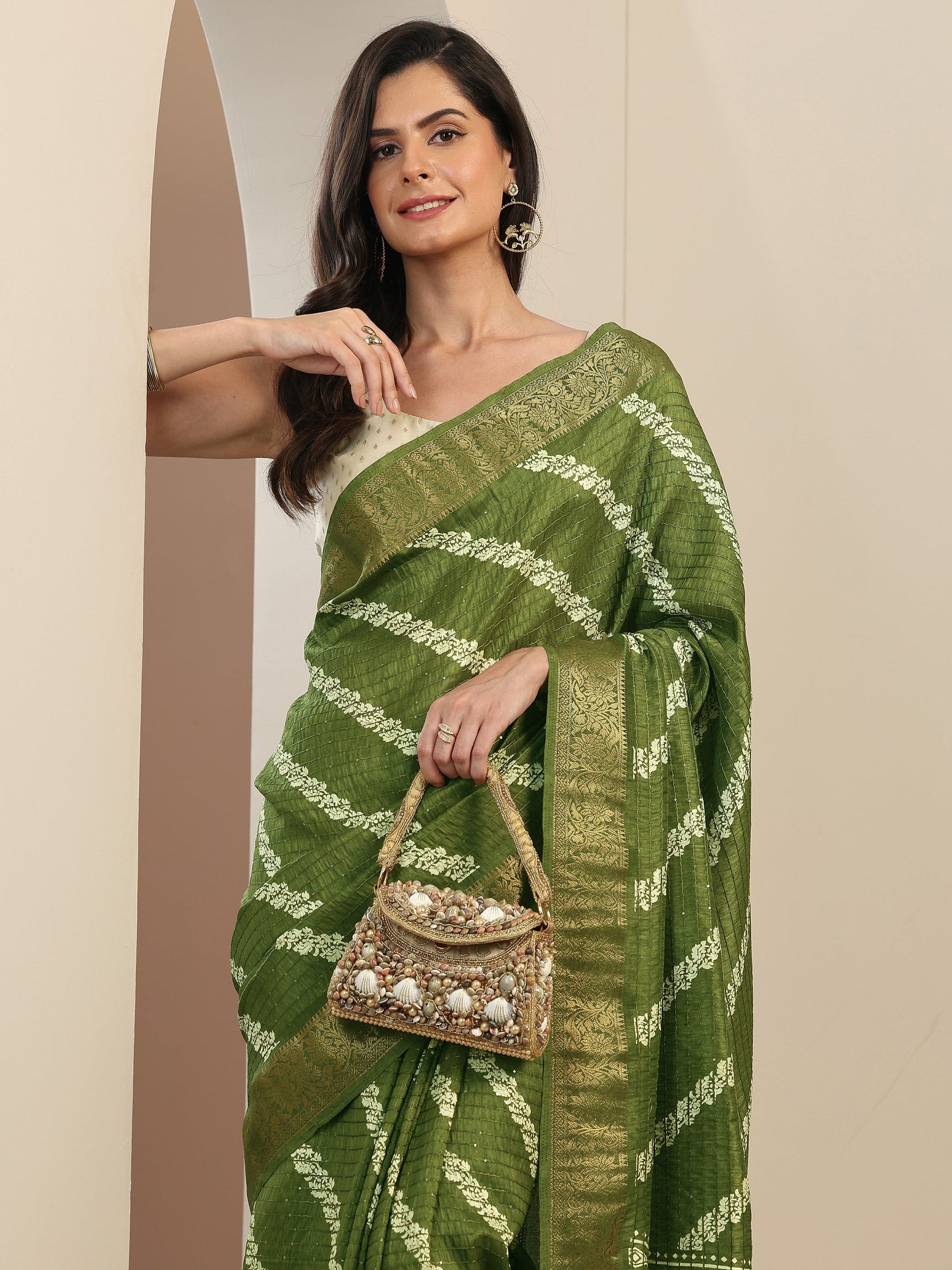 Olive Printed Silk Blend Saree With Unstitched Blouse Piece