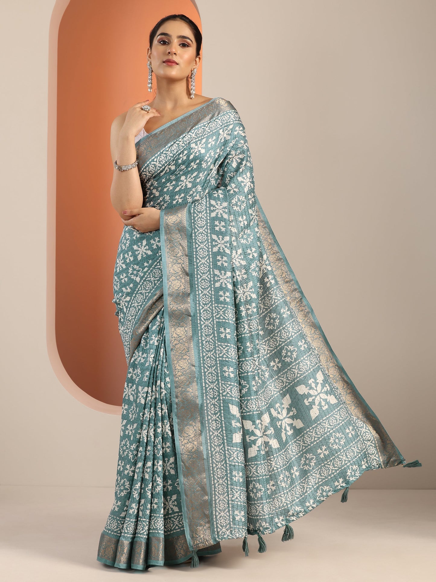 Blue Printed Silk Blend Saree With Unstitched Blouse Piece