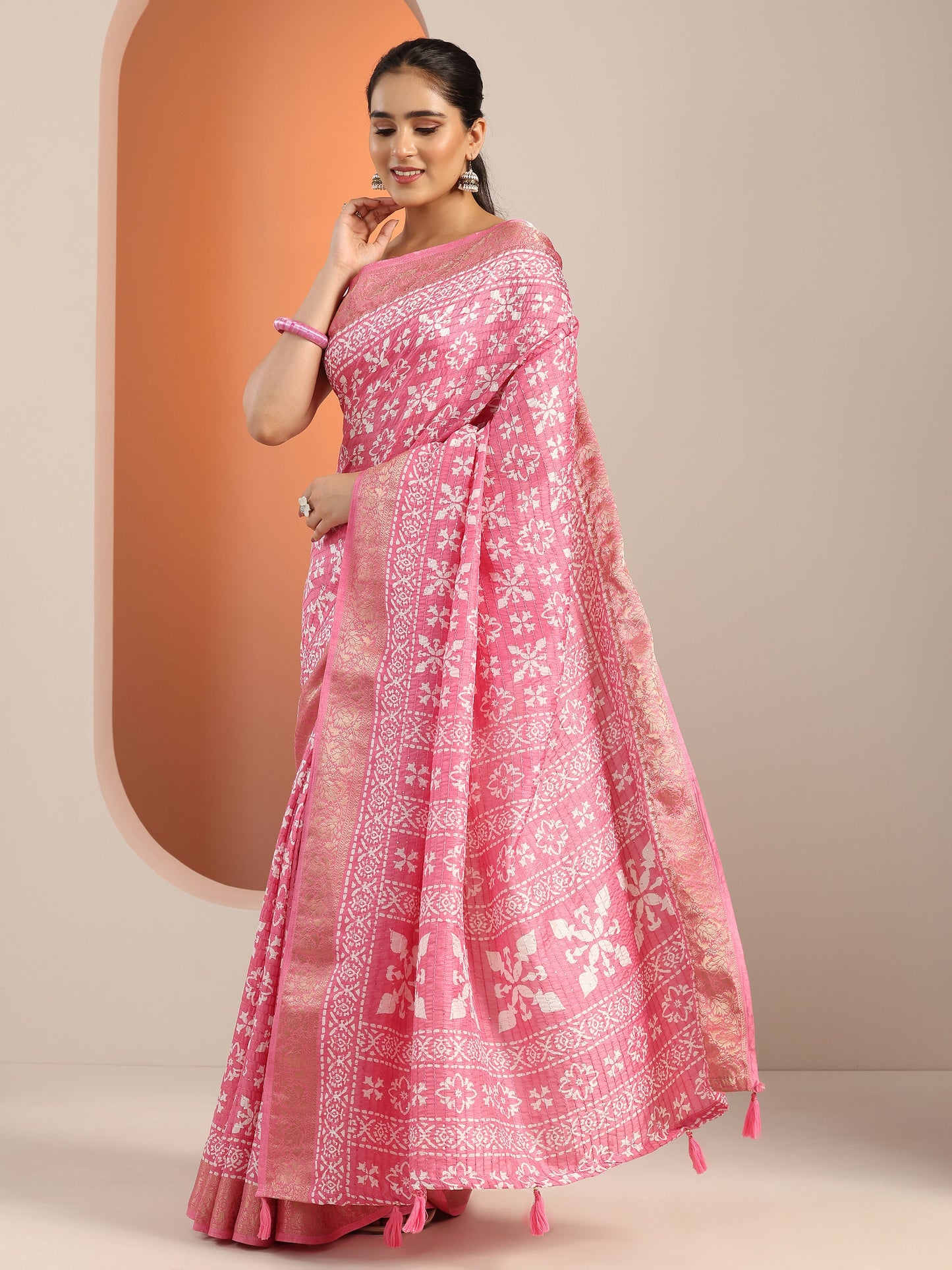 Pink Printed Silk Blend Saree With Unstitched Blouse Piece