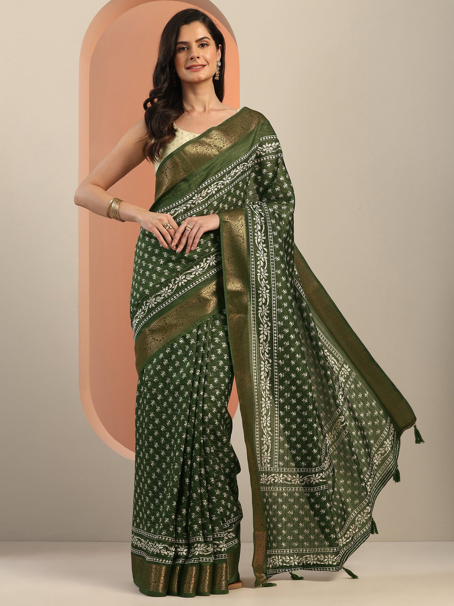 Green Printed Silk Blend Saree With Unstitched Blouse Piece