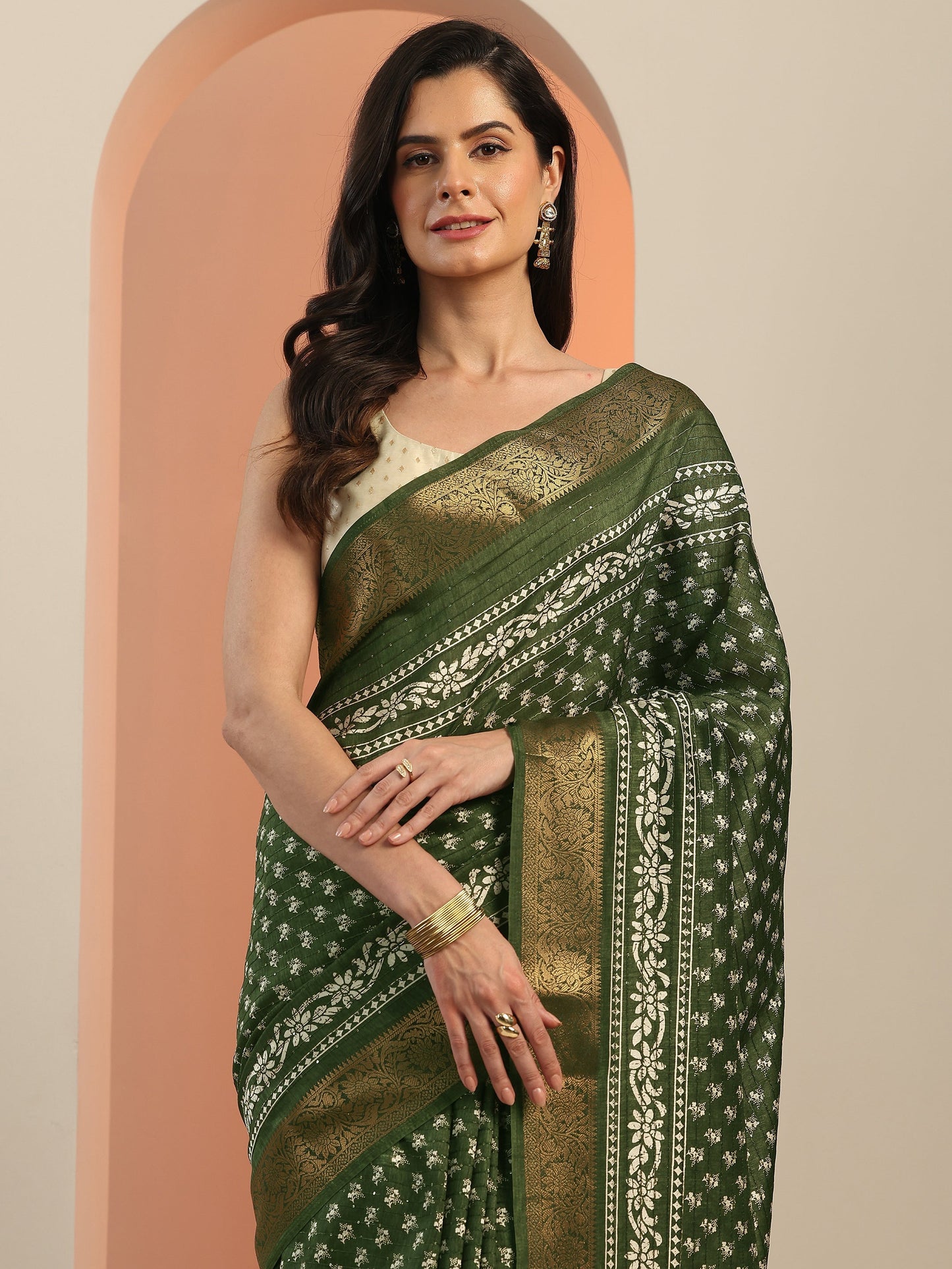 Green Printed Silk Blend Saree With Unstitched Blouse Piece