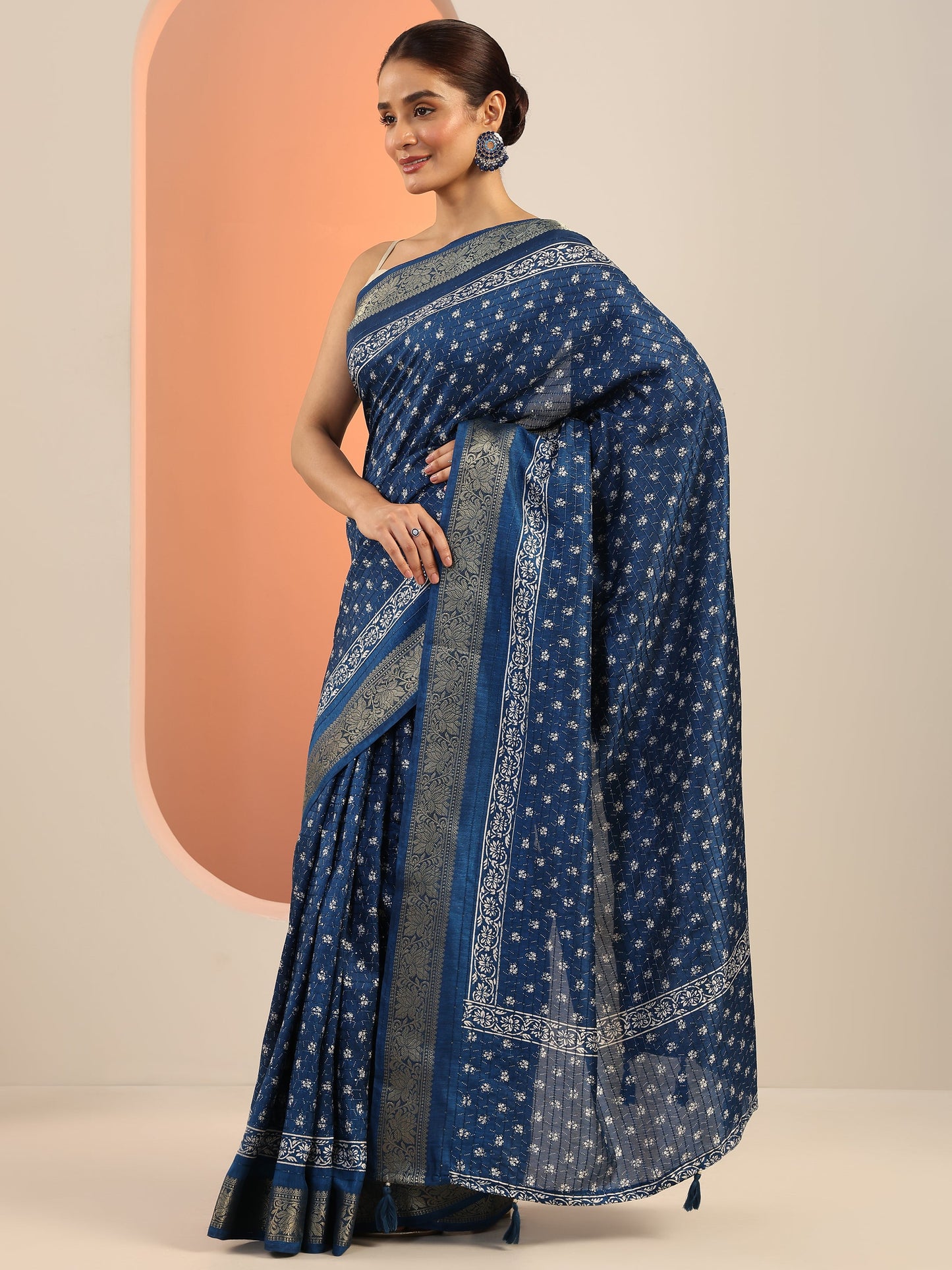 Navy Blue Printed Silk Saree With Unstitched Blouse Piece