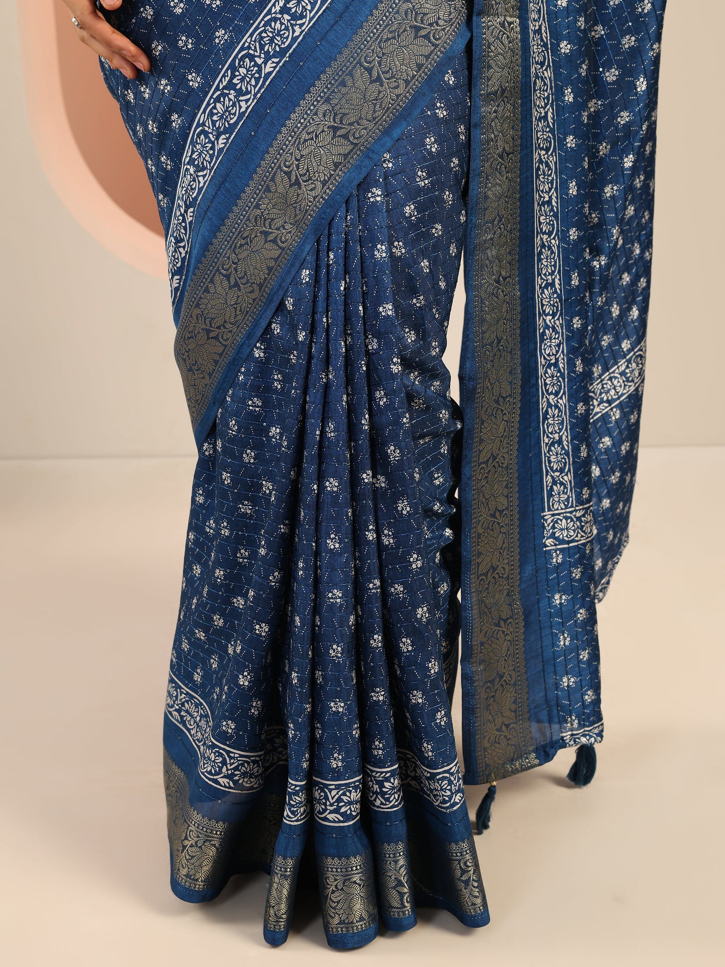 Navy Blue Printed Silk Saree With Unstitched Blouse Piece