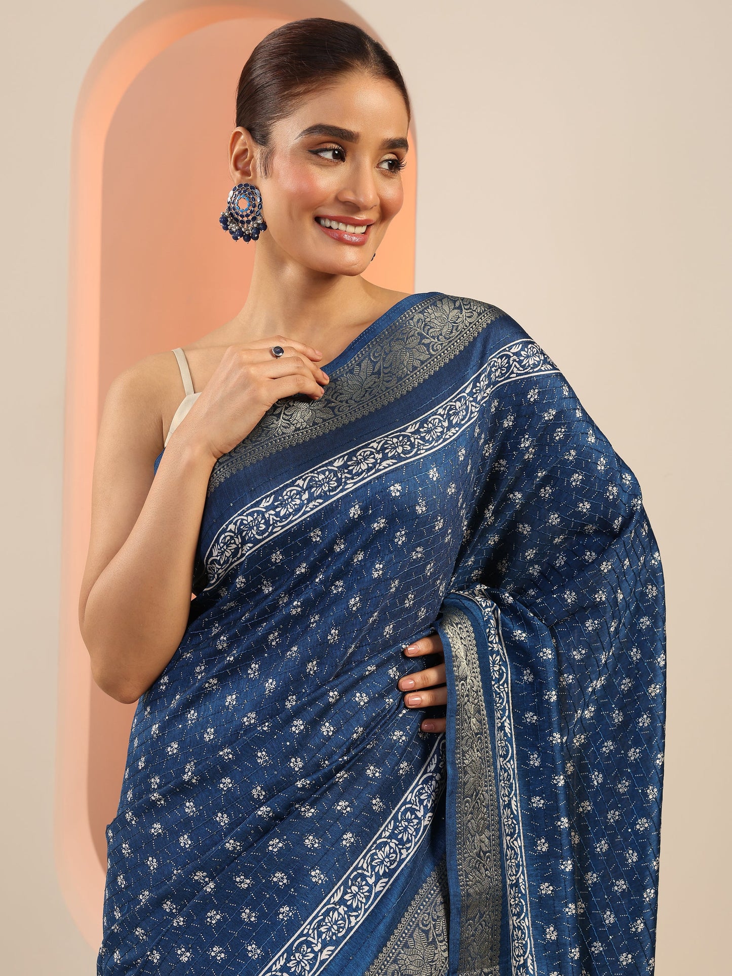 Navy Blue Printed Silk Saree With Unstitched Blouse Piece