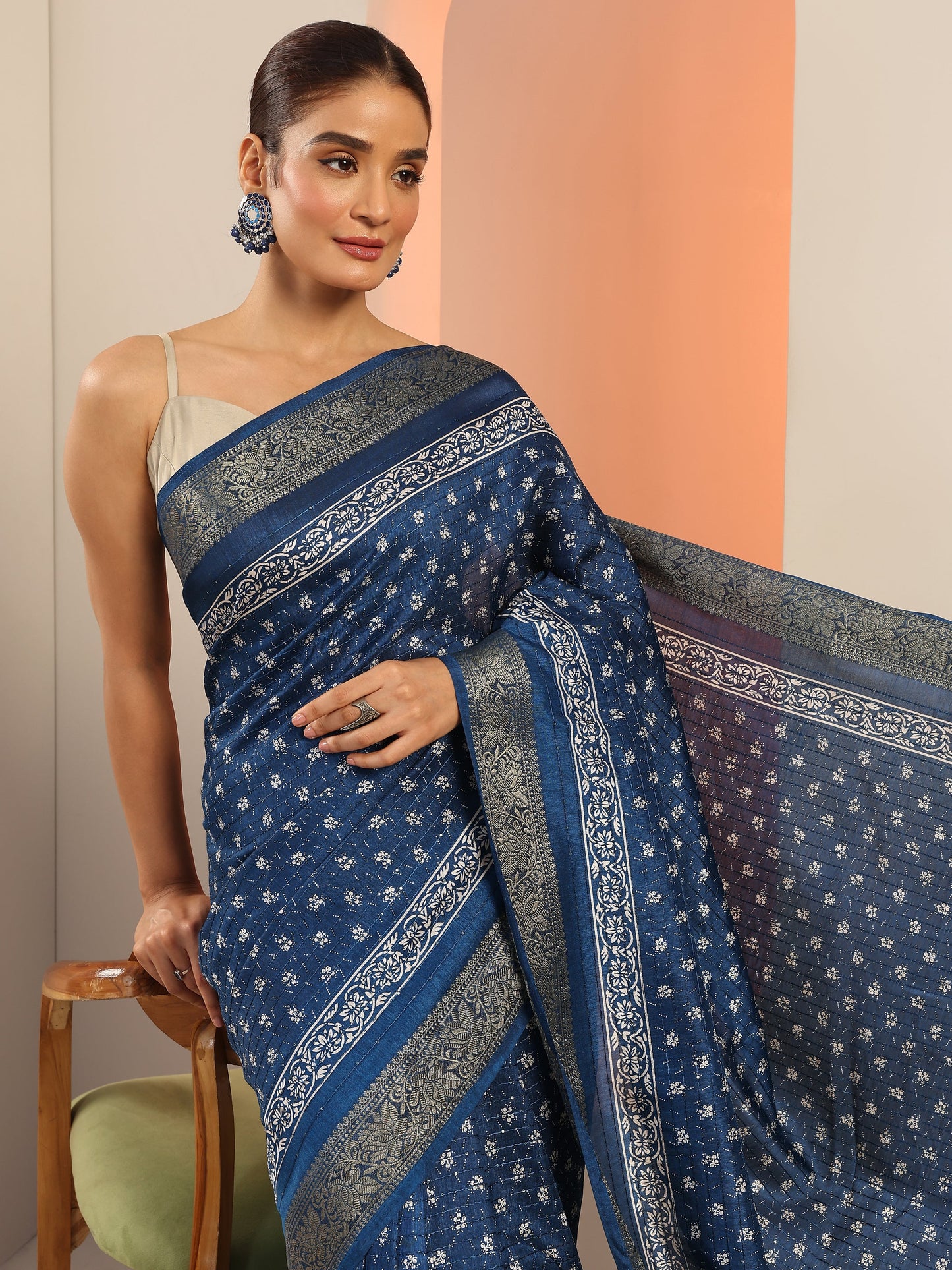 Navy Blue Printed Silk Saree With Unstitched Blouse Piece