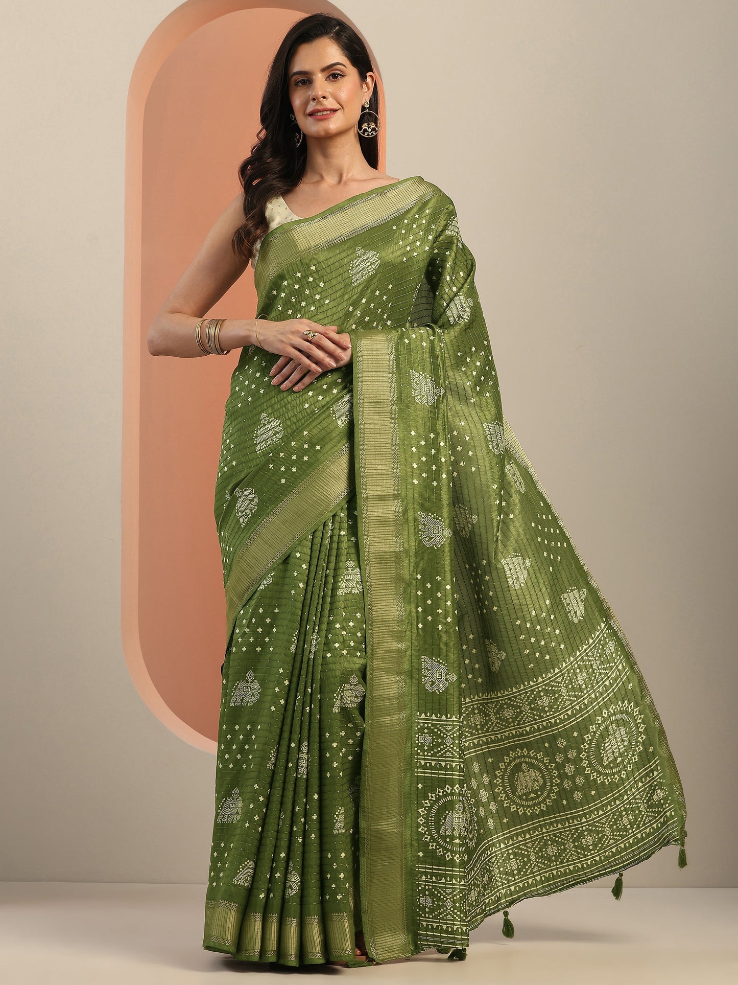 Green Printed Silk Blend Saree With Unstitched Blouse Piece