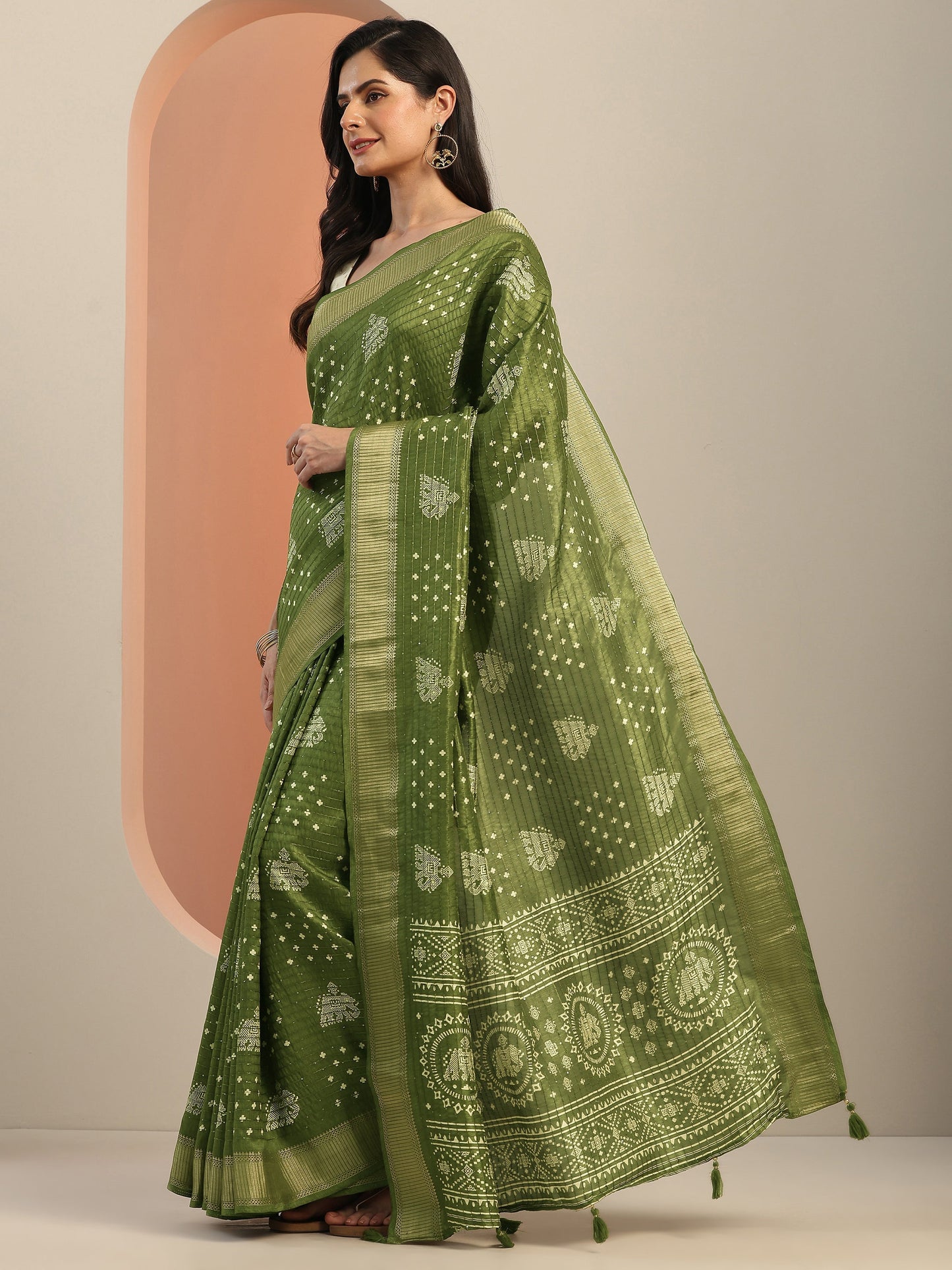 Green Printed Silk Blend Saree With Unstitched Blouse Piece
