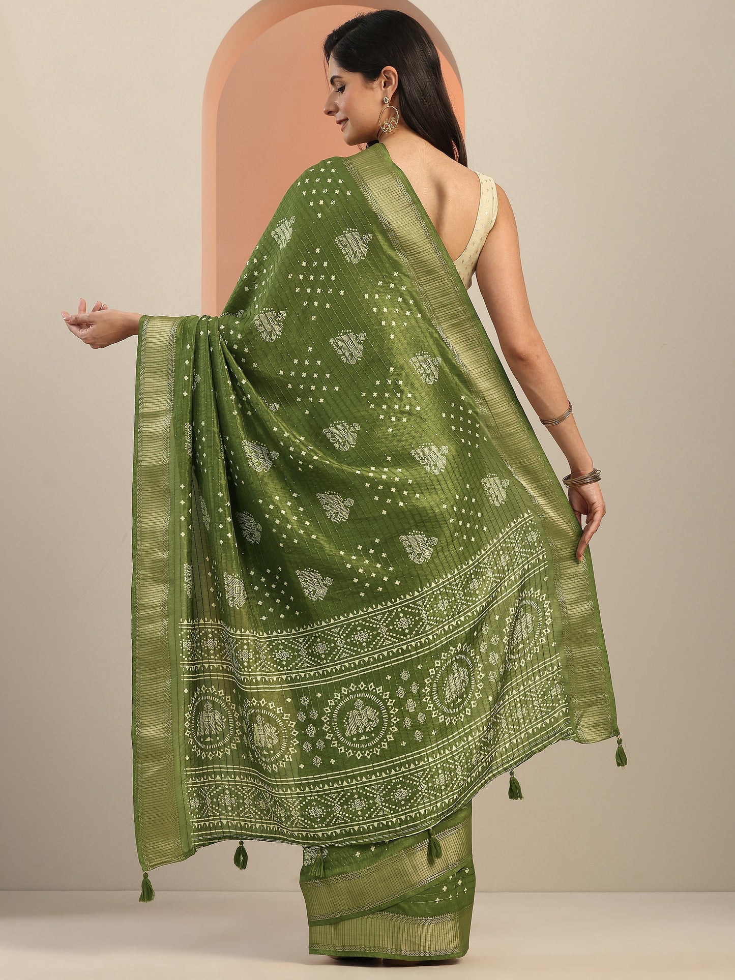 Green Printed Silk Blend Saree With Unstitched Blouse Piece