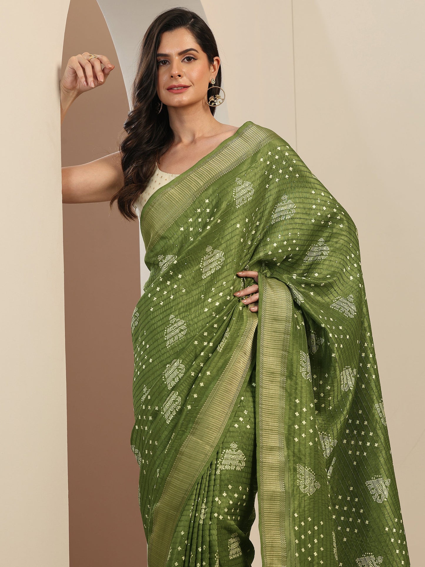 Green Printed Silk Blend Saree With Unstitched Blouse Piece