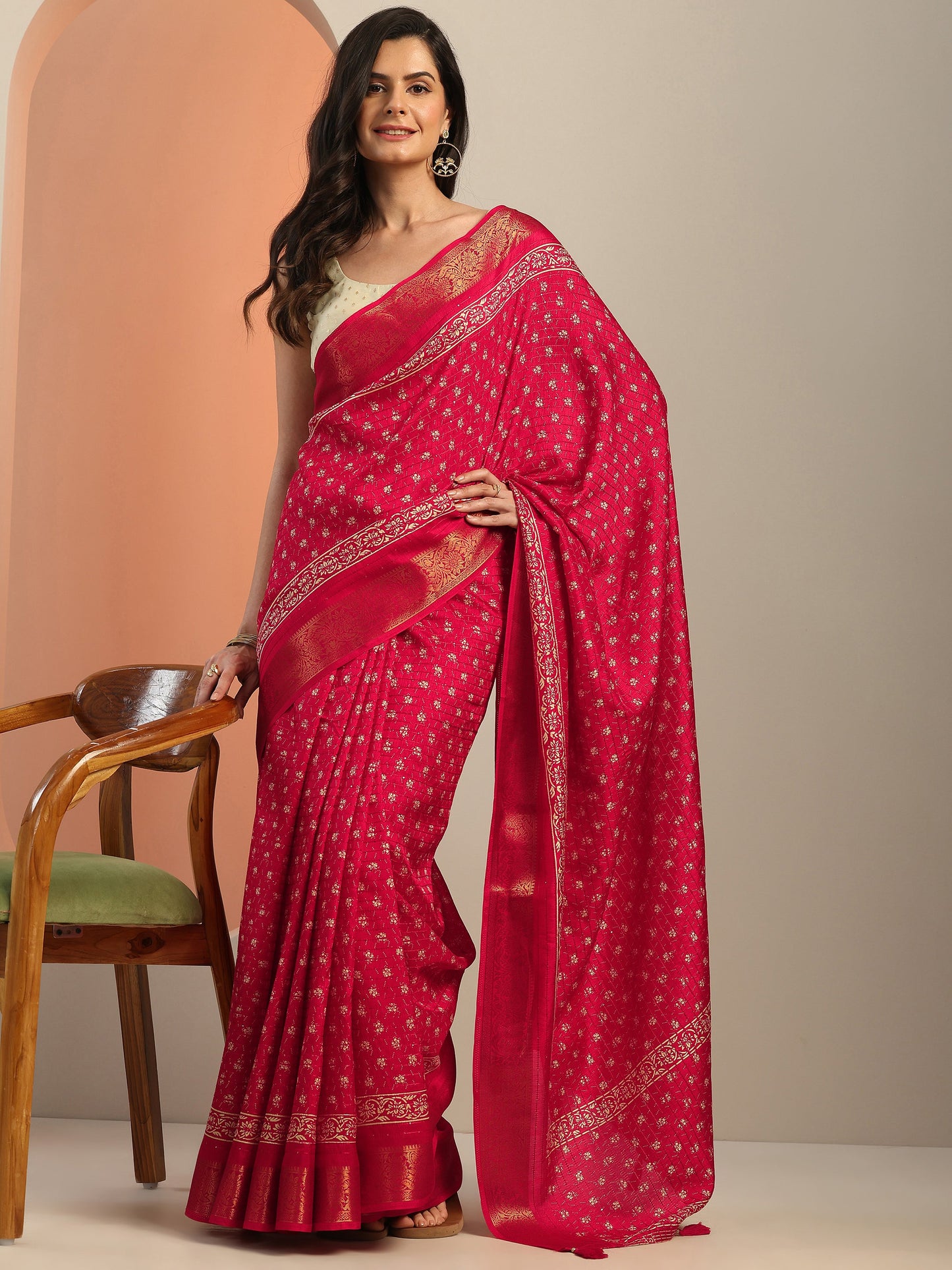 Pink Printed Silk Blend Saree With Unstitched Blouse Piece