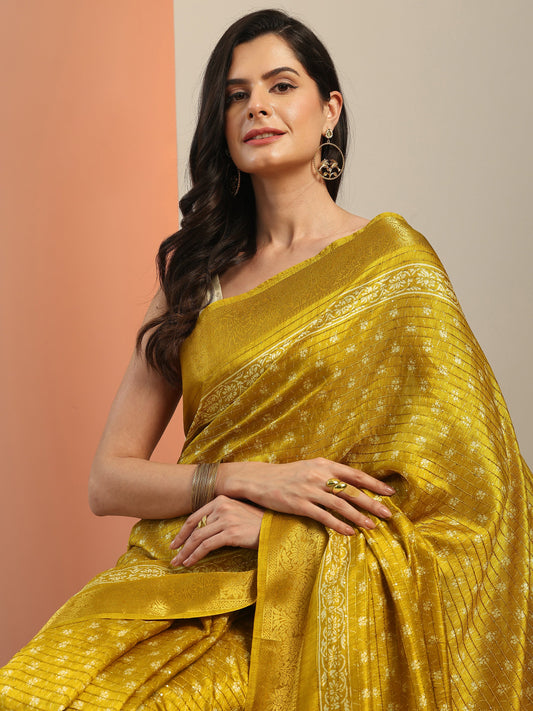 Mustard Printed Silk Blend Saree With Unstitched Blouse Piece