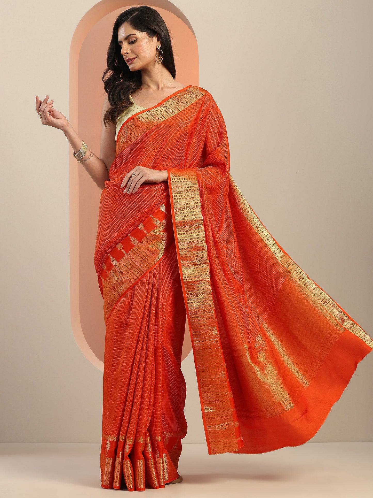 Orange Embellished Silk Blend Saree With Unstitched Blouse Piece