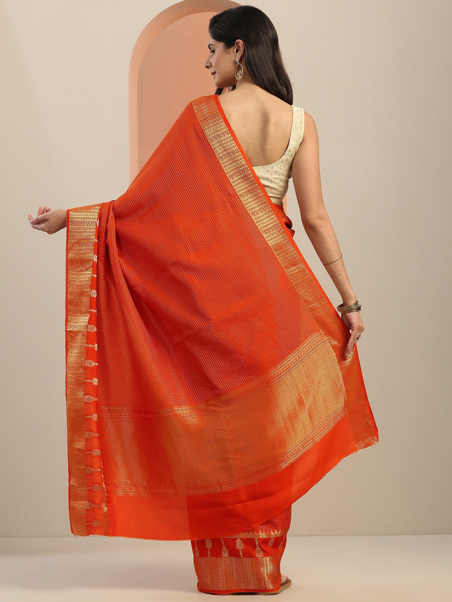 Orange Embellished Silk Blend Saree With Unstitched Blouse Piece