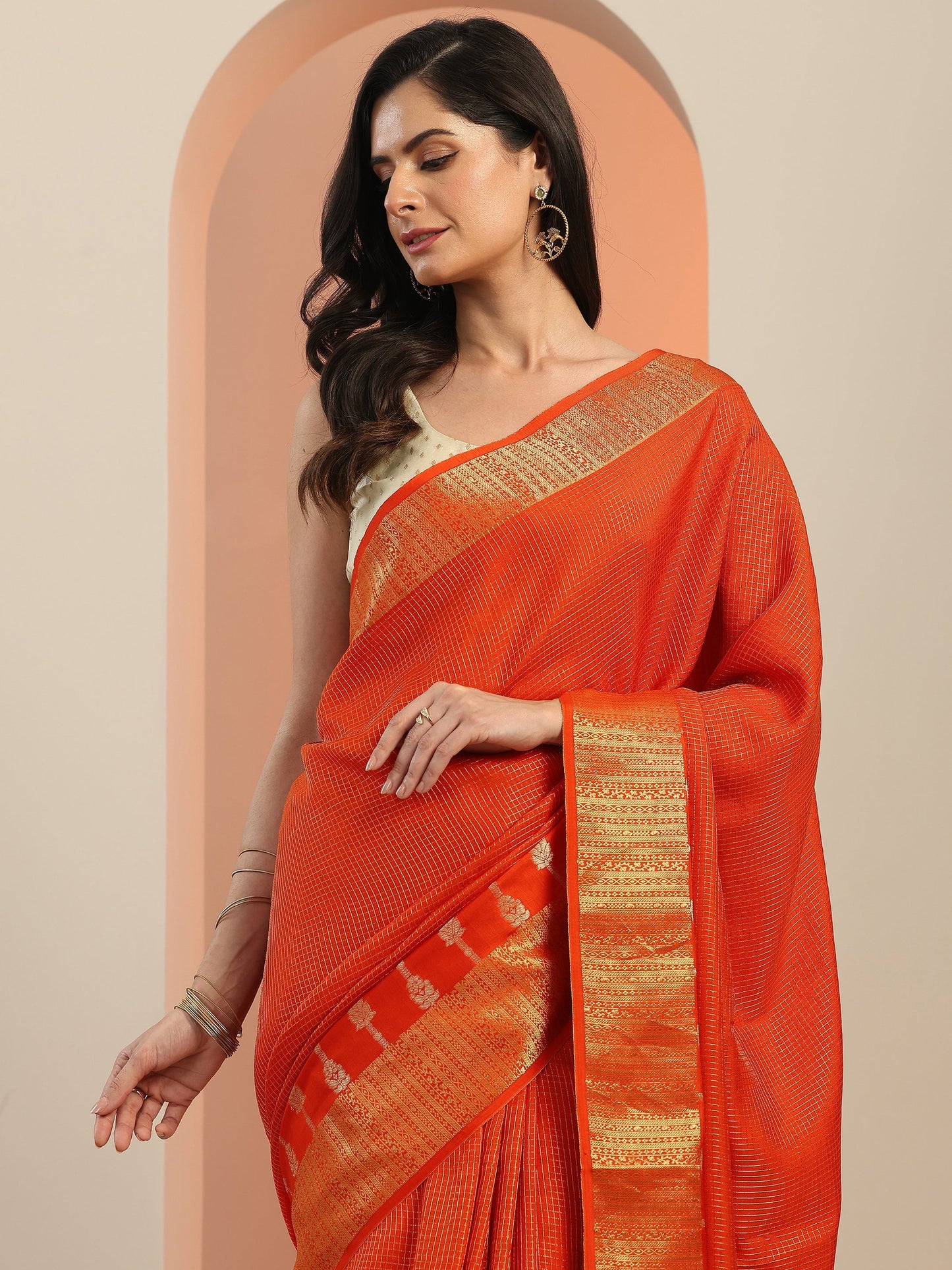 Orange Embellished Silk Blend Saree With Unstitched Blouse Piece