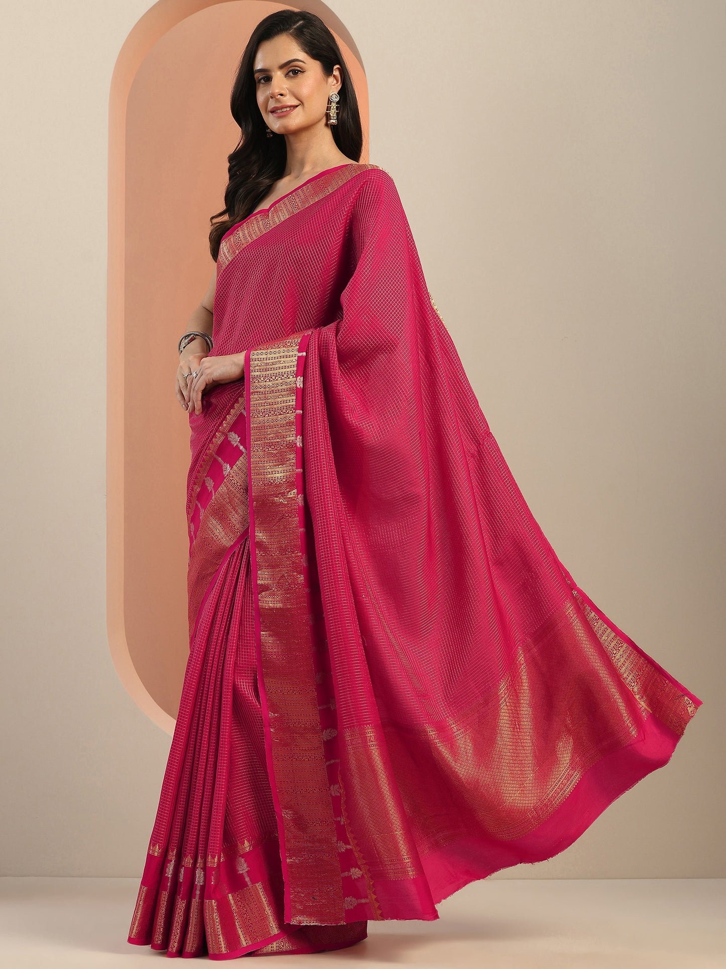 Pink Embellished Silk Blend Saree With Unstitched Blouse Piece
