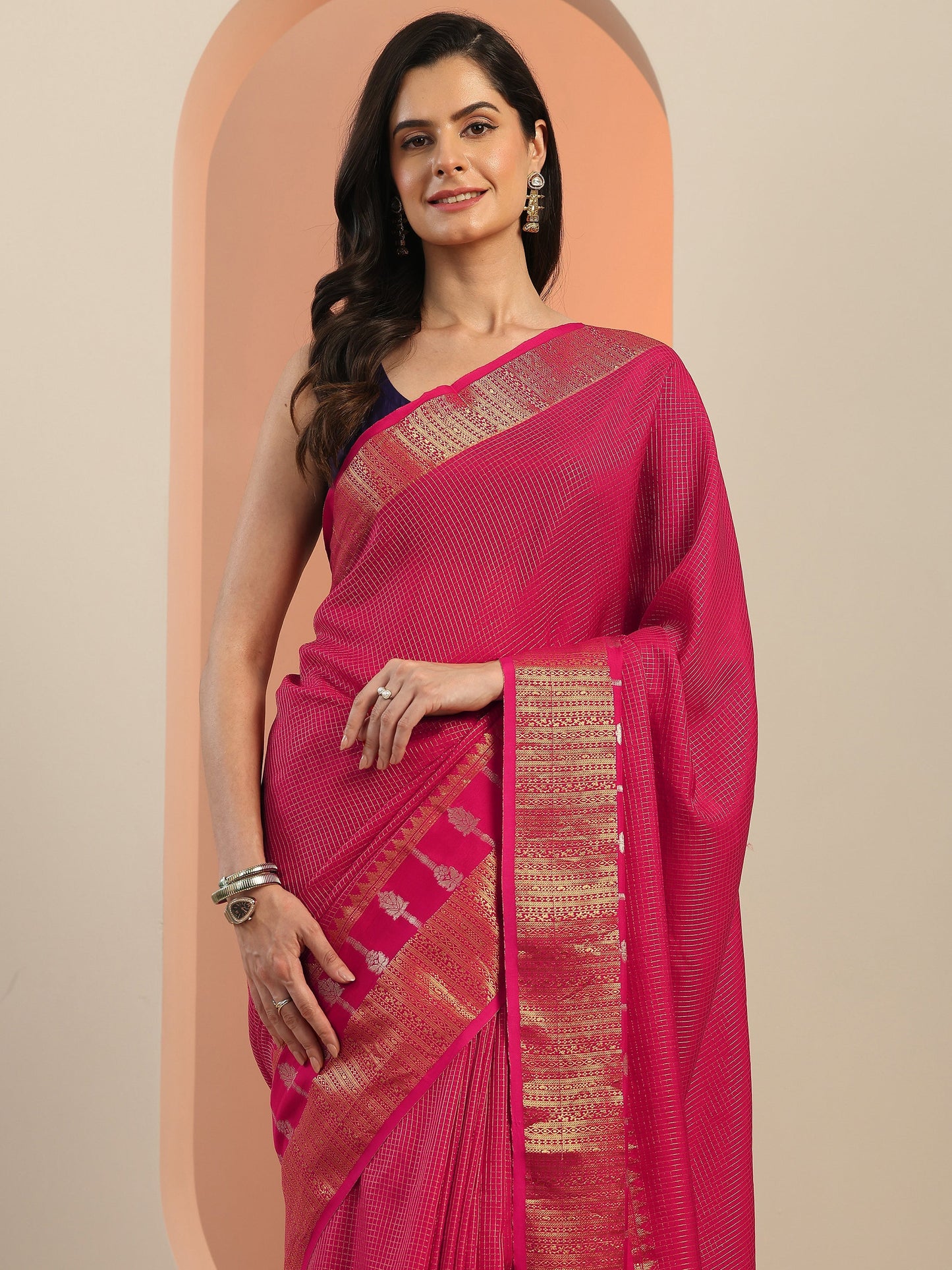 Pink Embellished Silk Blend Saree With Unstitched Blouse Piece