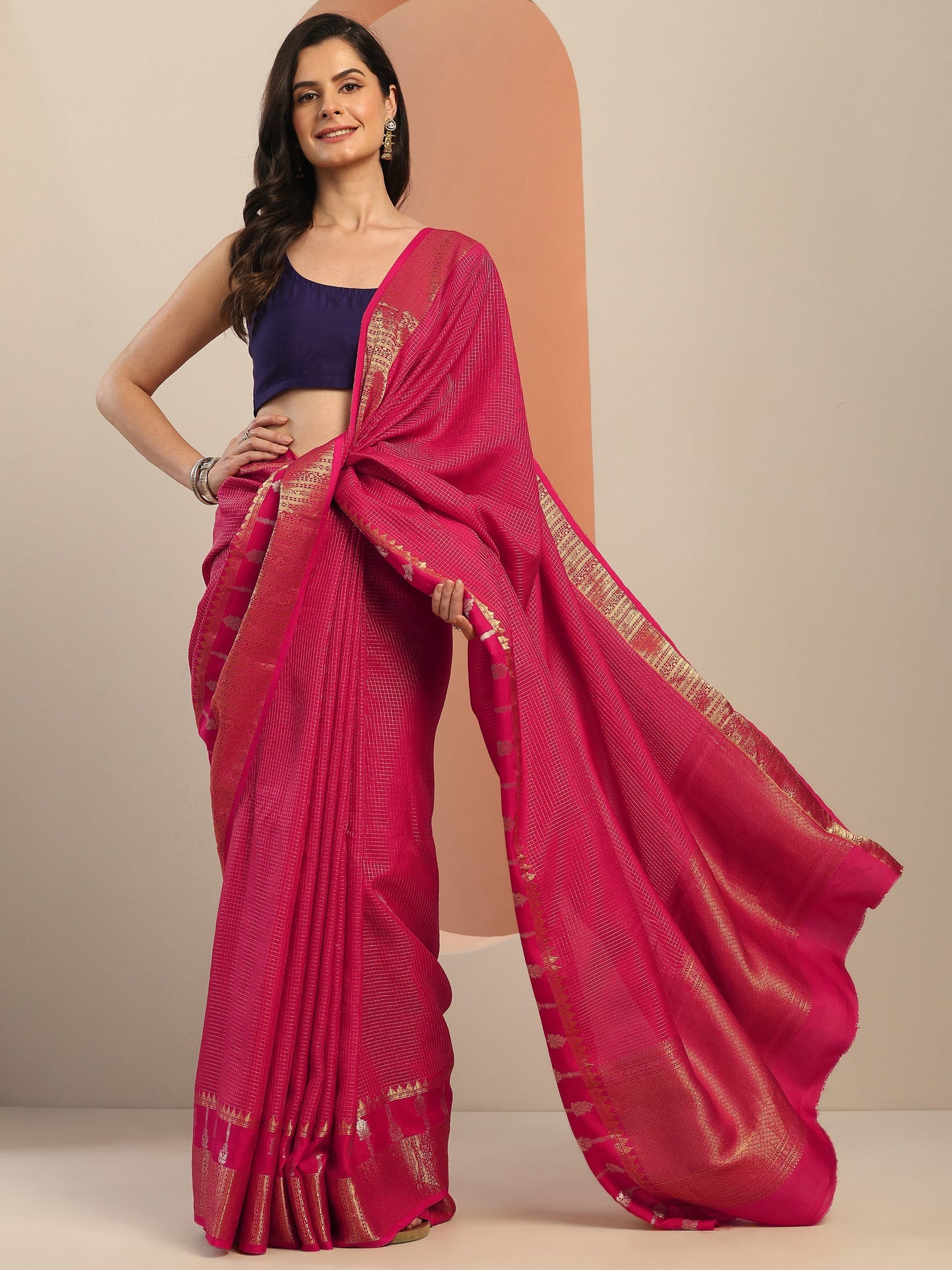 Pink Embellished Silk Blend Saree With Unstitched Blouse Piece