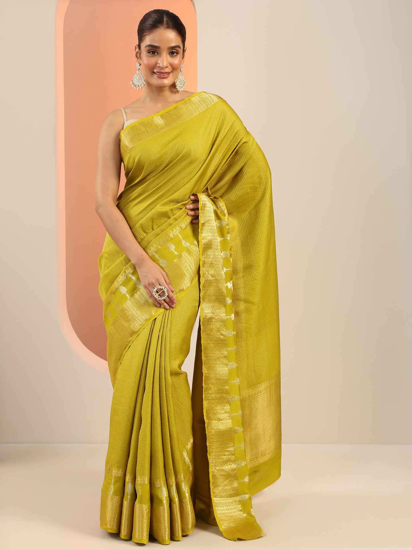 Green Embellished Silk Saree With Unstitched Blouse Piece