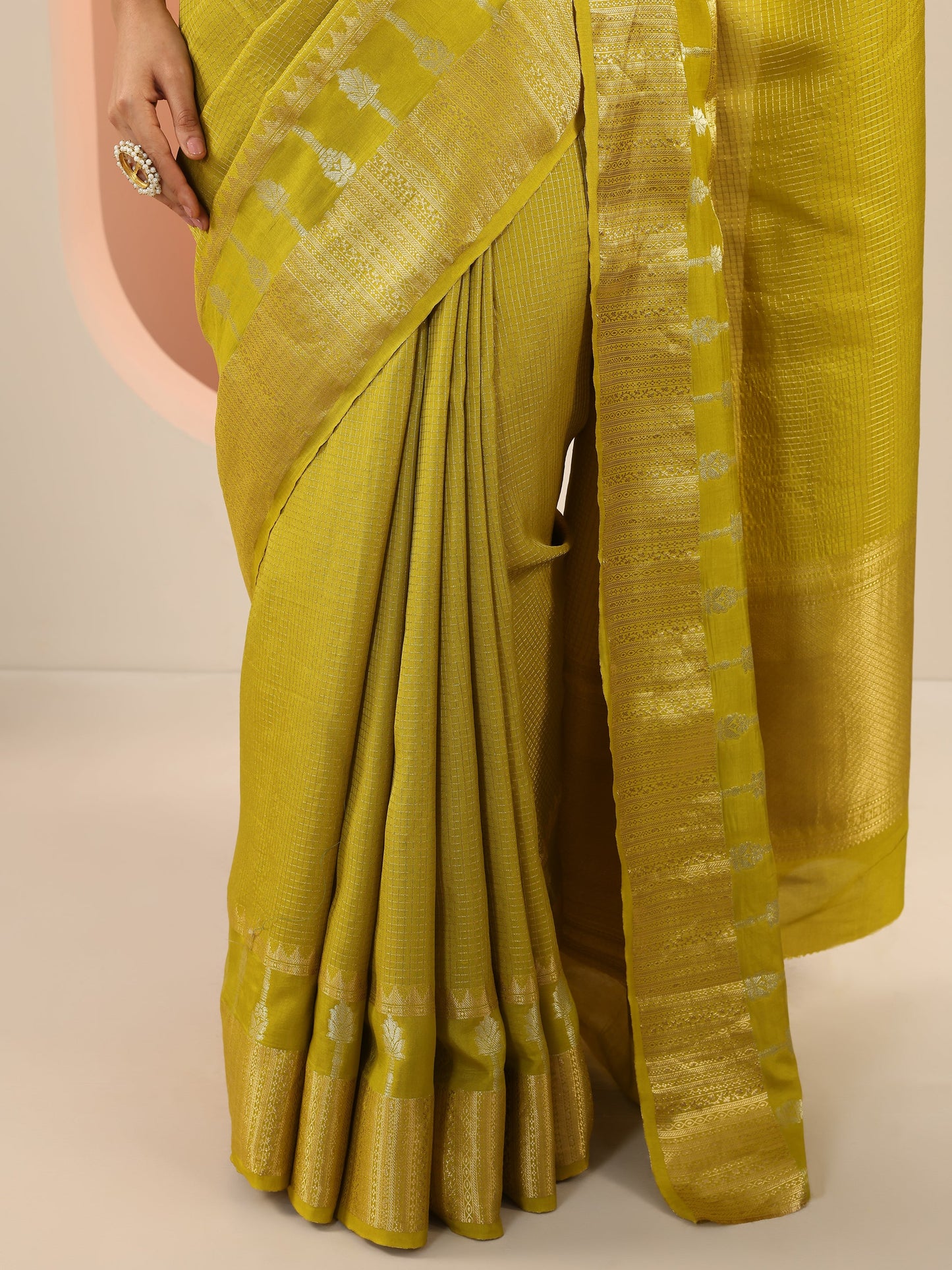 Green Embellished Silk Saree With Unstitched Blouse Piece