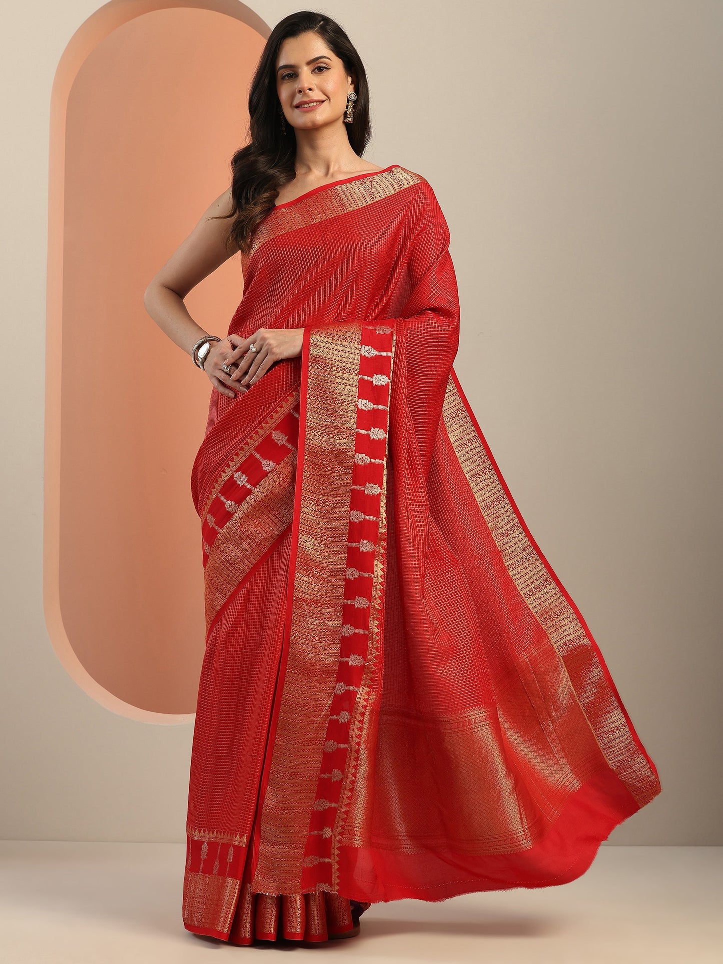 Red Embellished Silk Blend Saree With Unstitched Blouse Piece