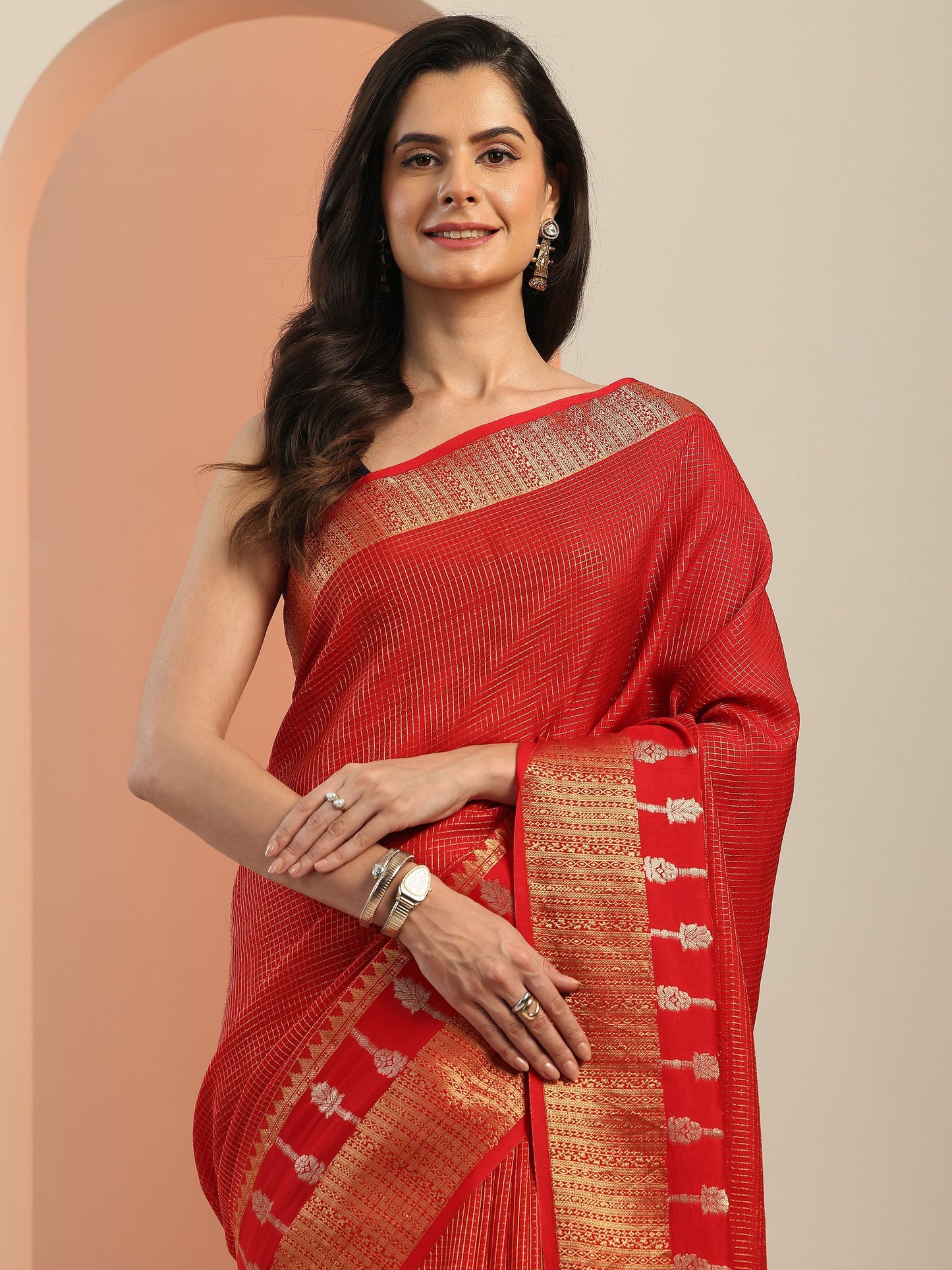 Red Embellished Silk Blend Saree With Unstitched Blouse Piece