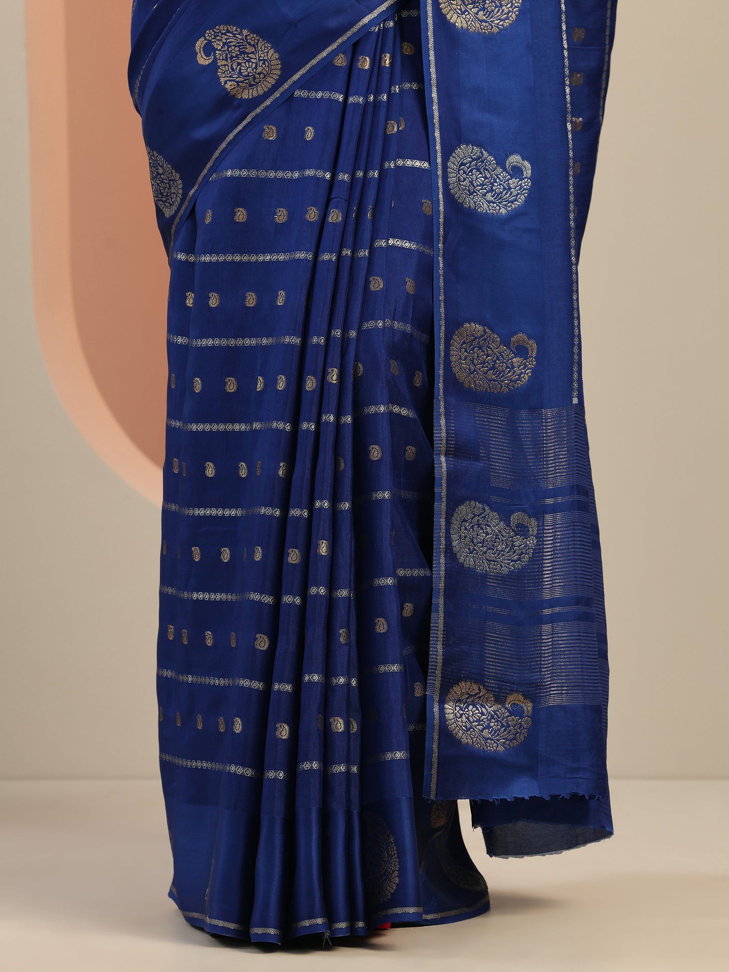 Navy blue Woven Design Silk Blend Saree With Unstitched Blouse Piece