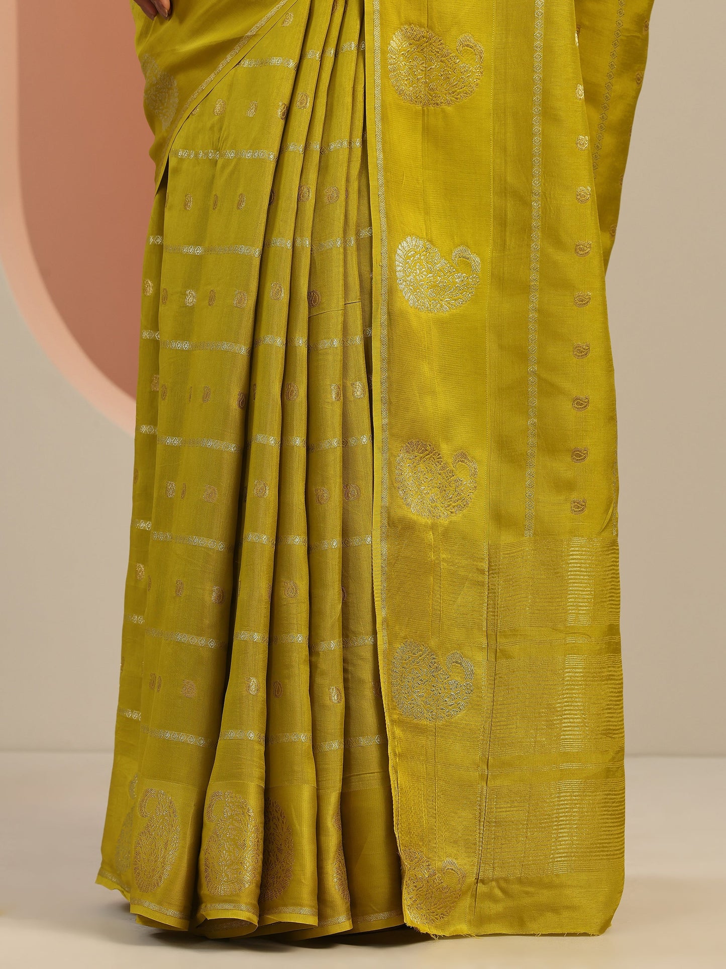 Green Woven Design Silk Blend Saree With Unstitched Blouse Piece