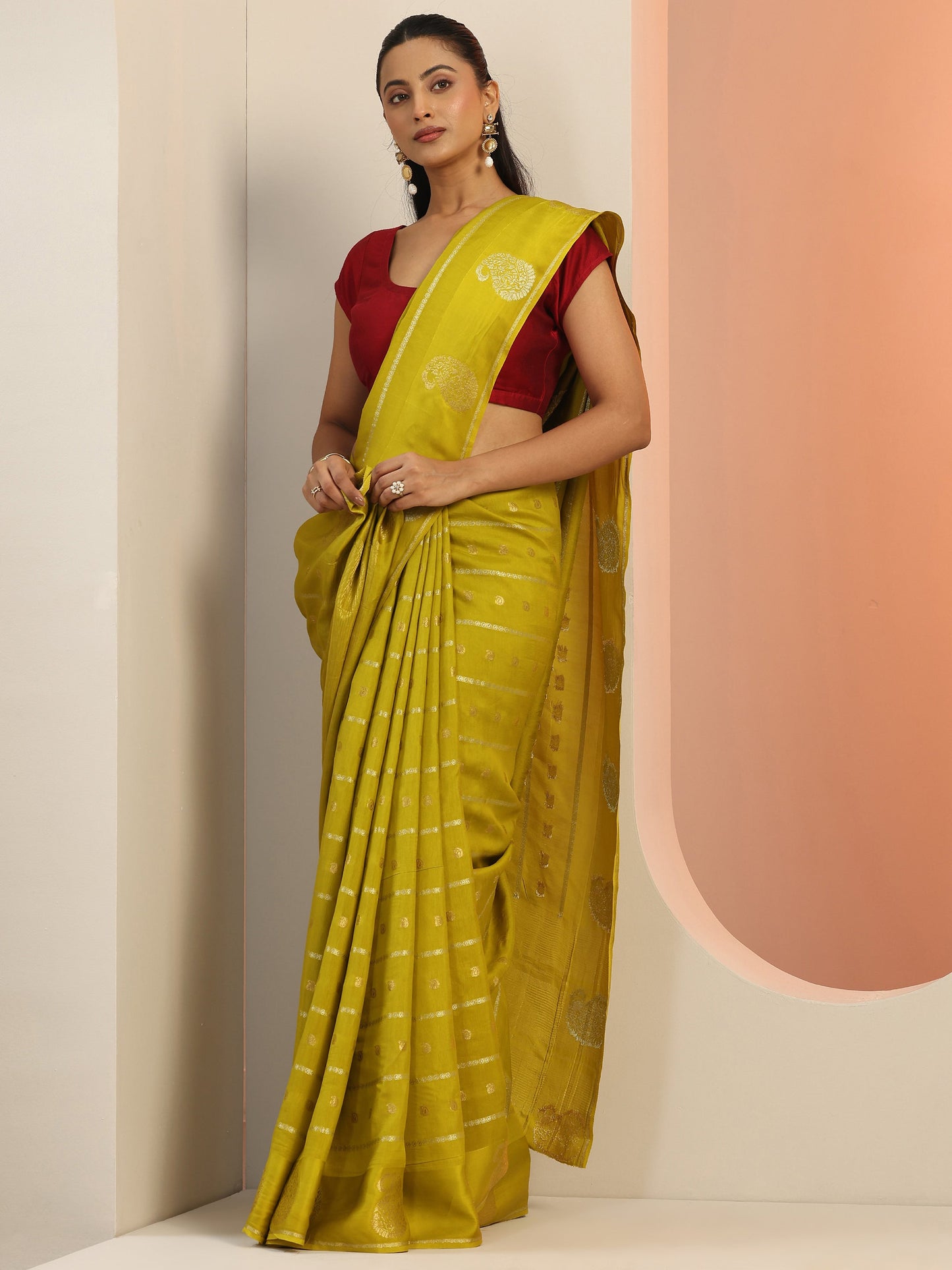 Green Woven Design Silk Blend Saree With Unstitched Blouse Piece