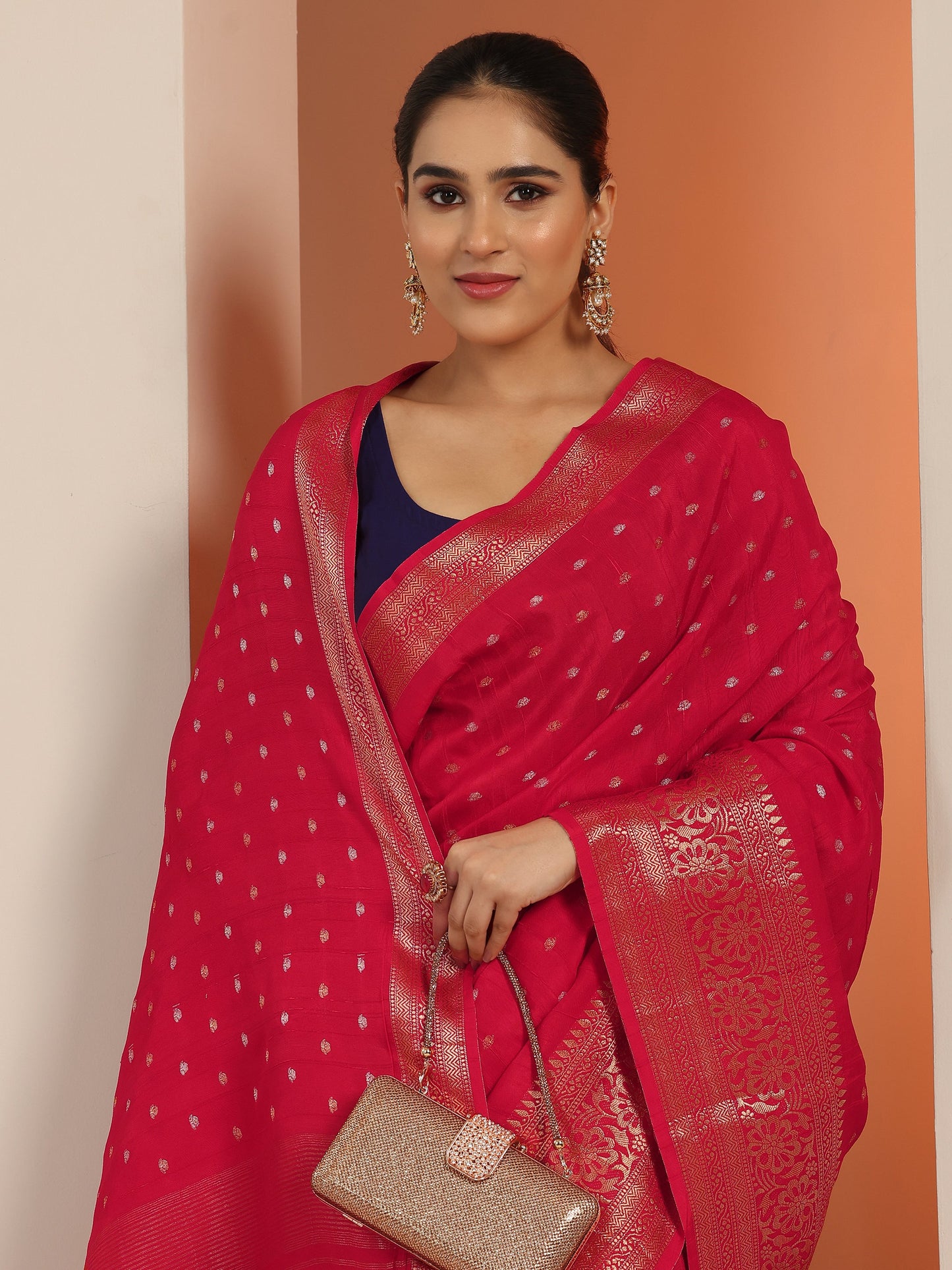 Red Woven Design Silk Blend Saree With Unstitched Blouse Piece