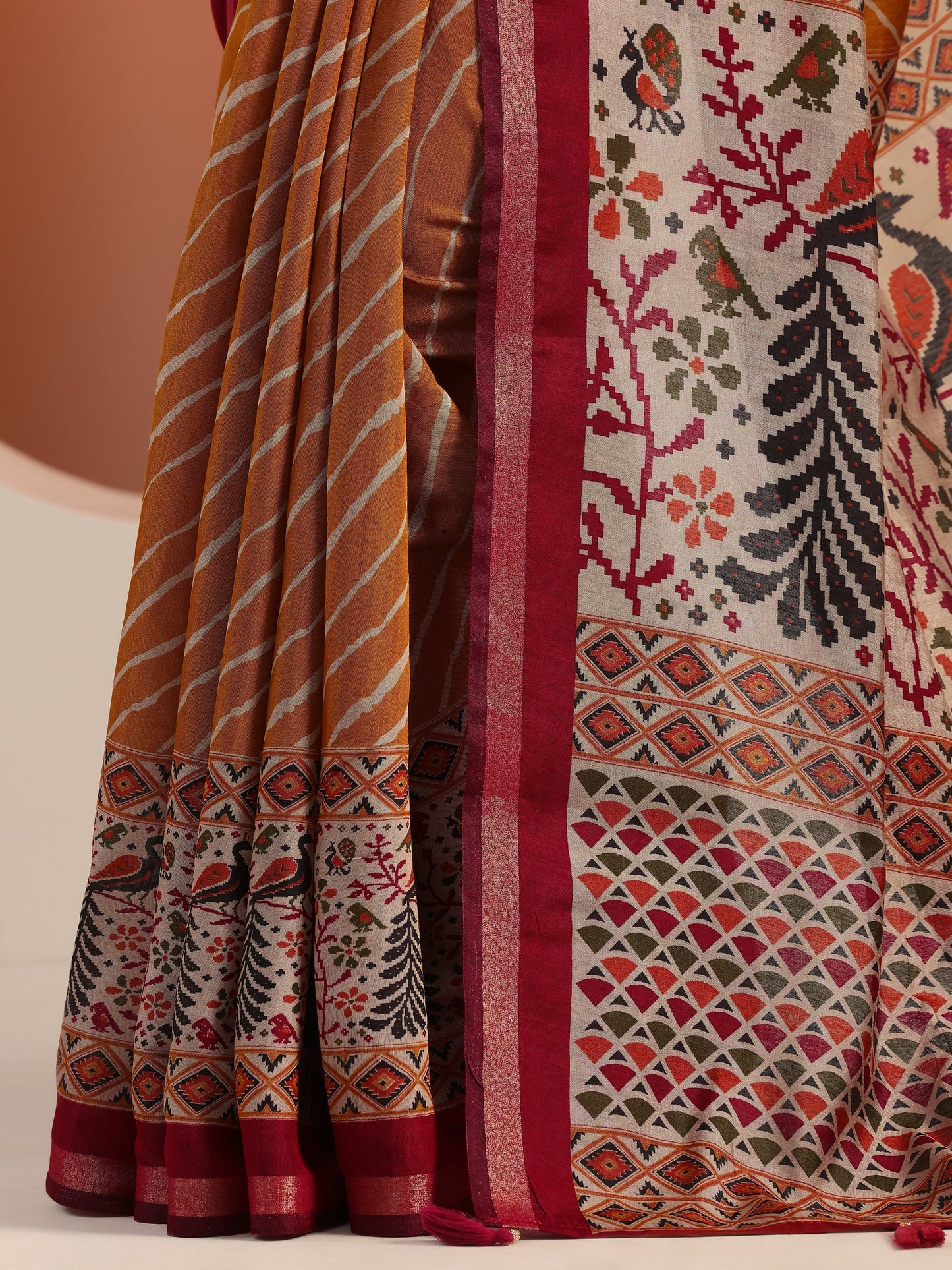 Mustard Leheriya Printed Cotton Blend Saree With Unstitched Blouse Piece