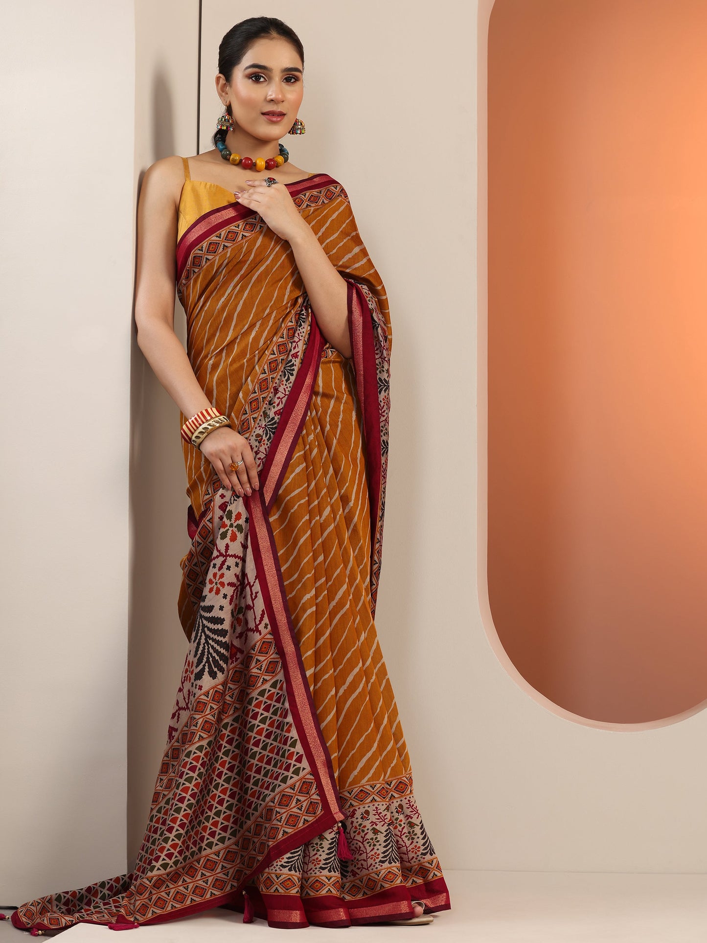 Mustard Printed Cotton Blend Saree With Unstitched Blouse Piece