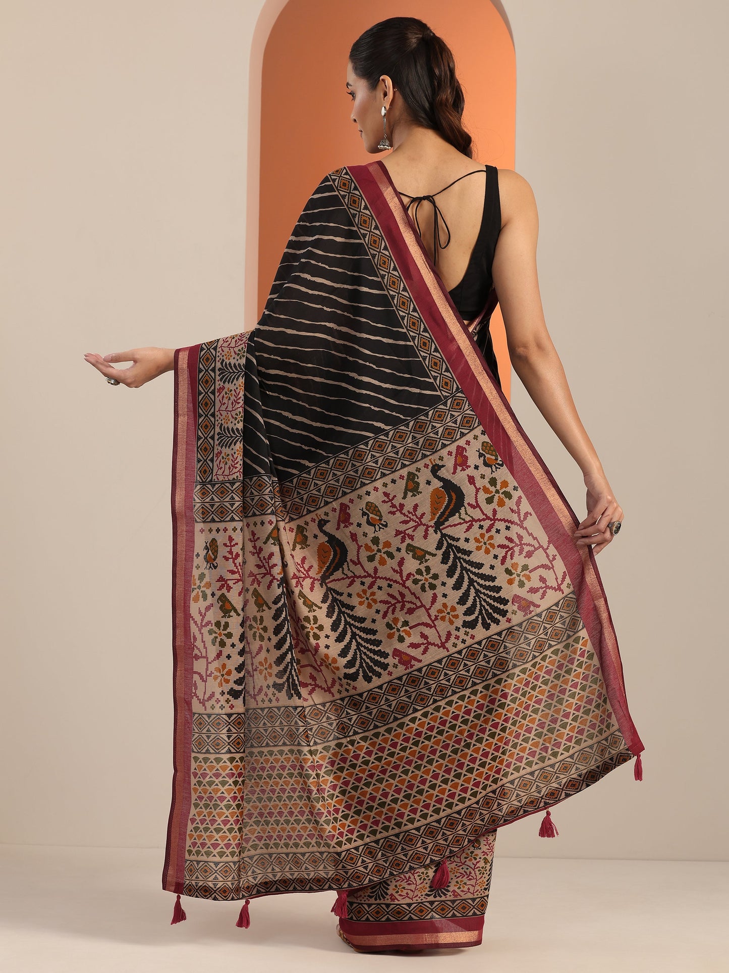 Black Printed Cotton Blend Saree With Unstitched Blouse Piece