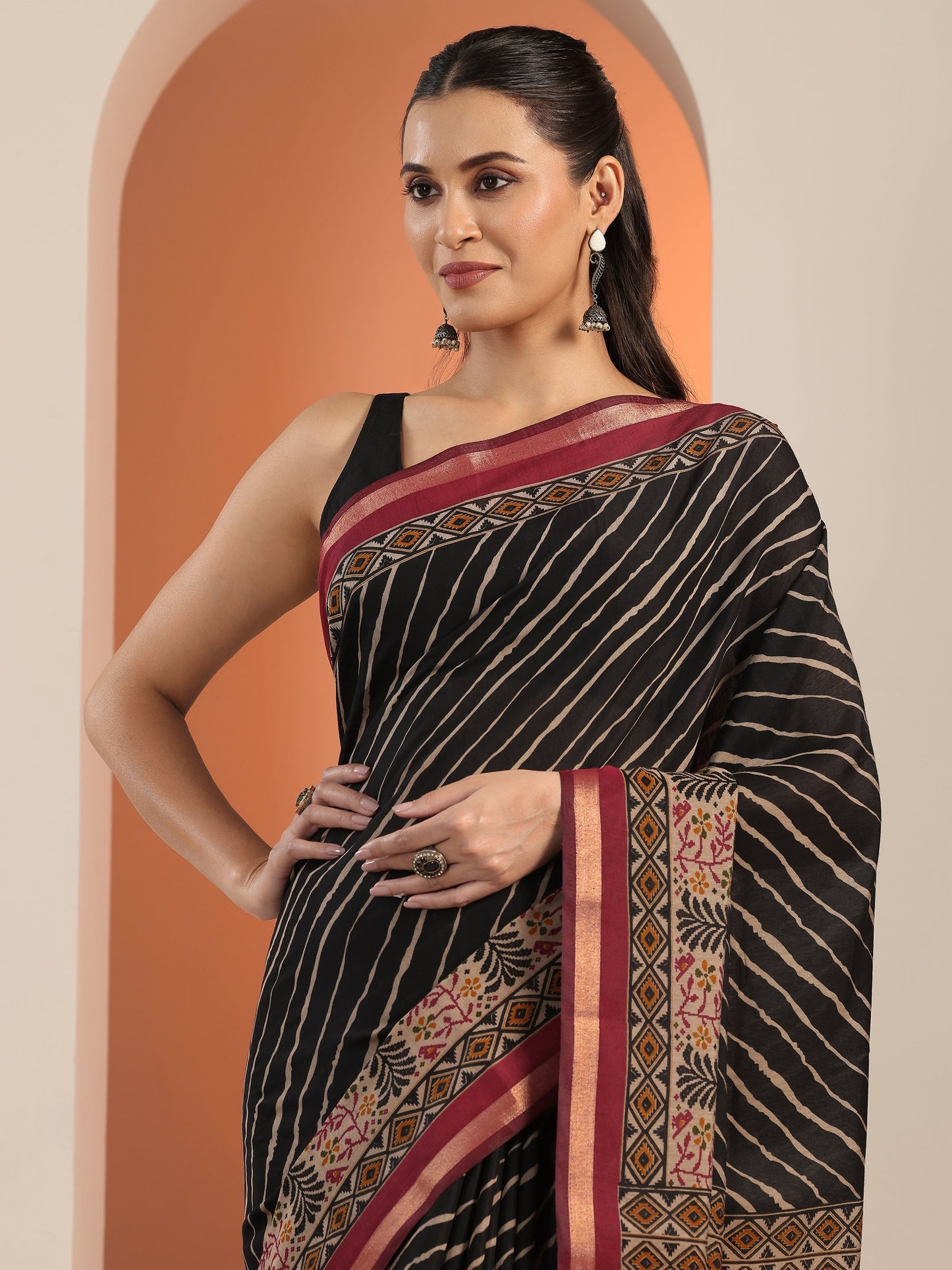 Black Printed Cotton Blend Saree With Unstitched Blouse Piece