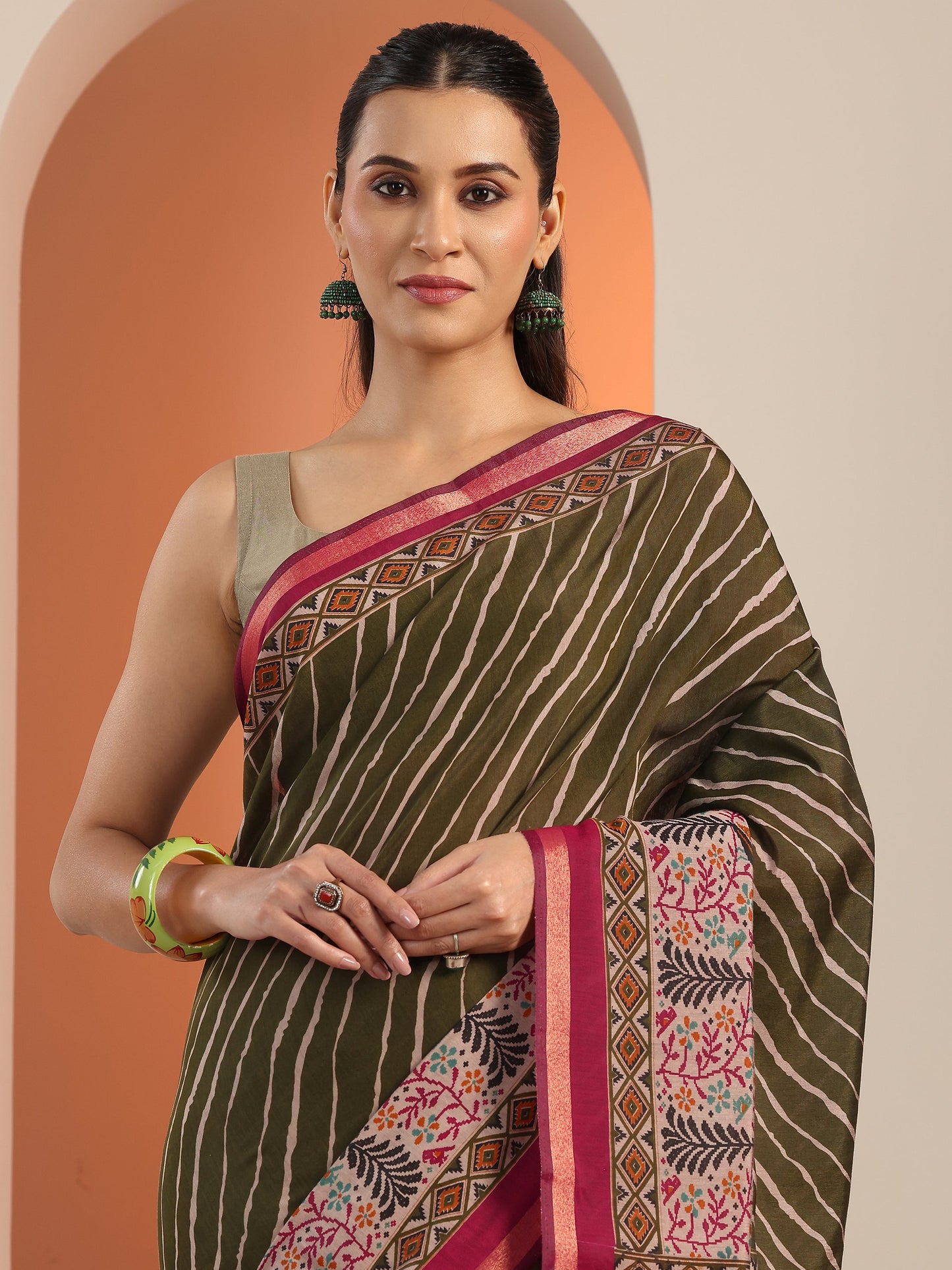 Olive Printed Cotton Blend Saree With Unstitched Blouse Piece