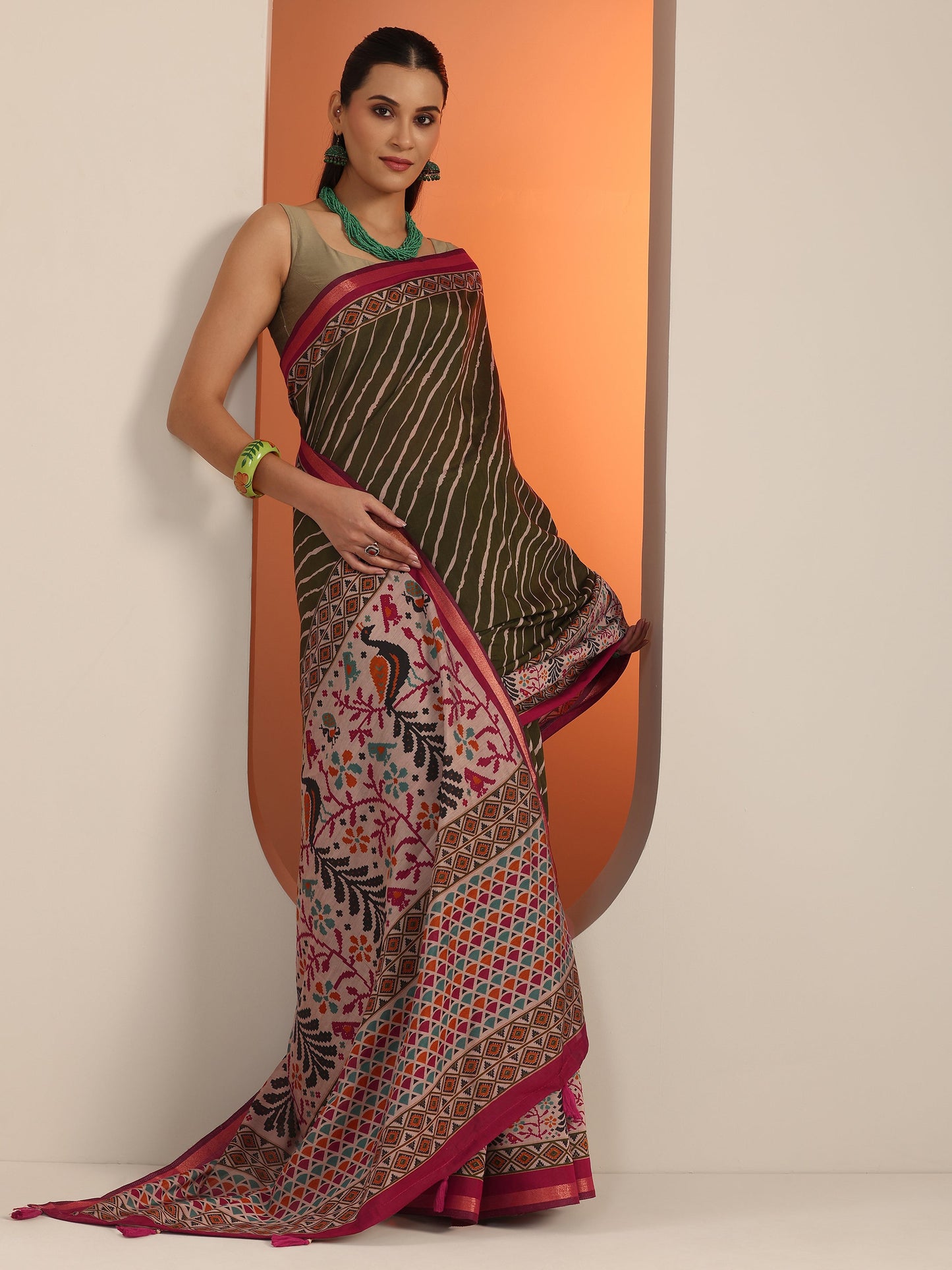 Olive Printed Cotton Blend Saree With Unstitched Blouse Piece