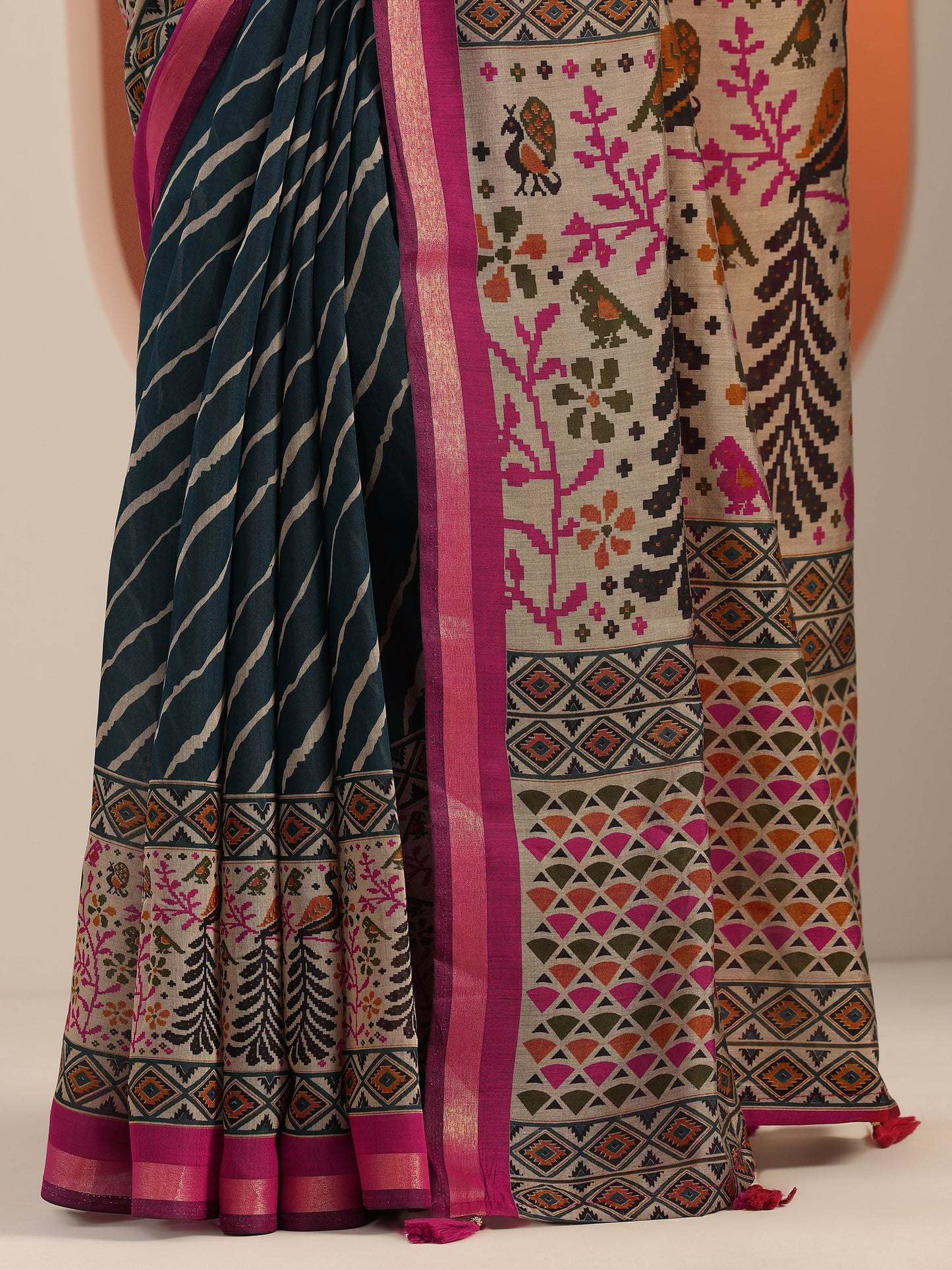 Teal Printed Cotton Blend Saree With Unstitched Blouse Piece