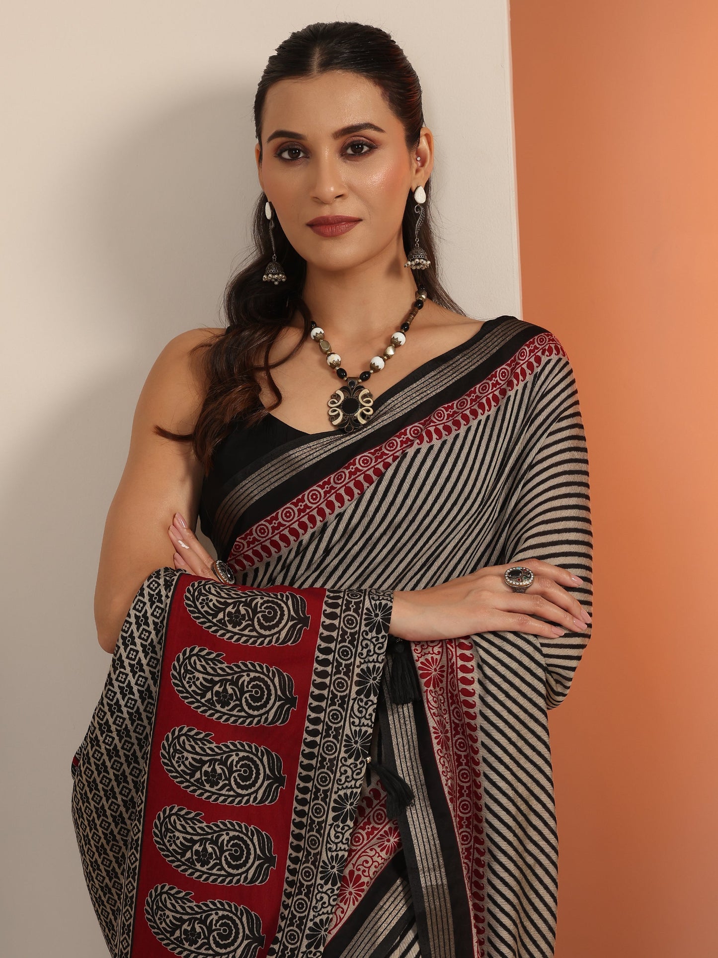 Black Printed Cotton Blend Saree With Unstitched Blouse Piece