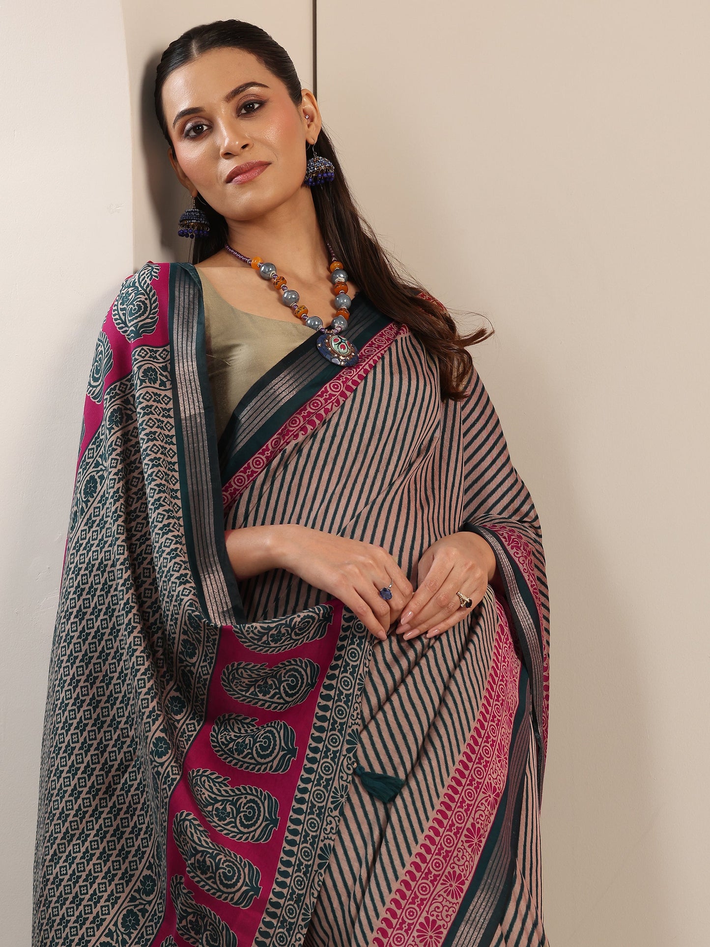 Teal Printed Cotton Blend Saree With Unstitched Blouse Piece