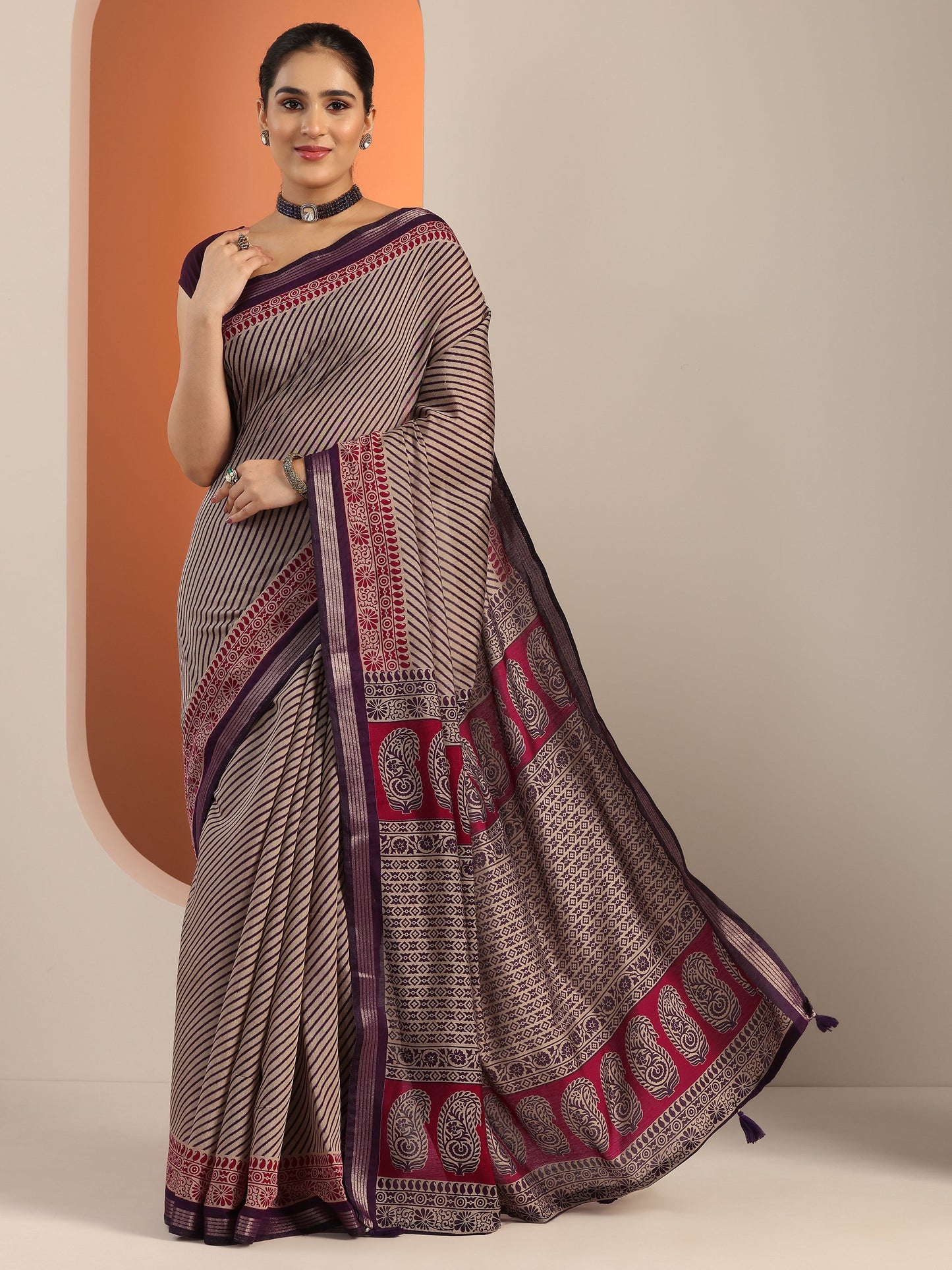 Purple Printed Cotton Blend Saree With Unstitched Blouse Piece