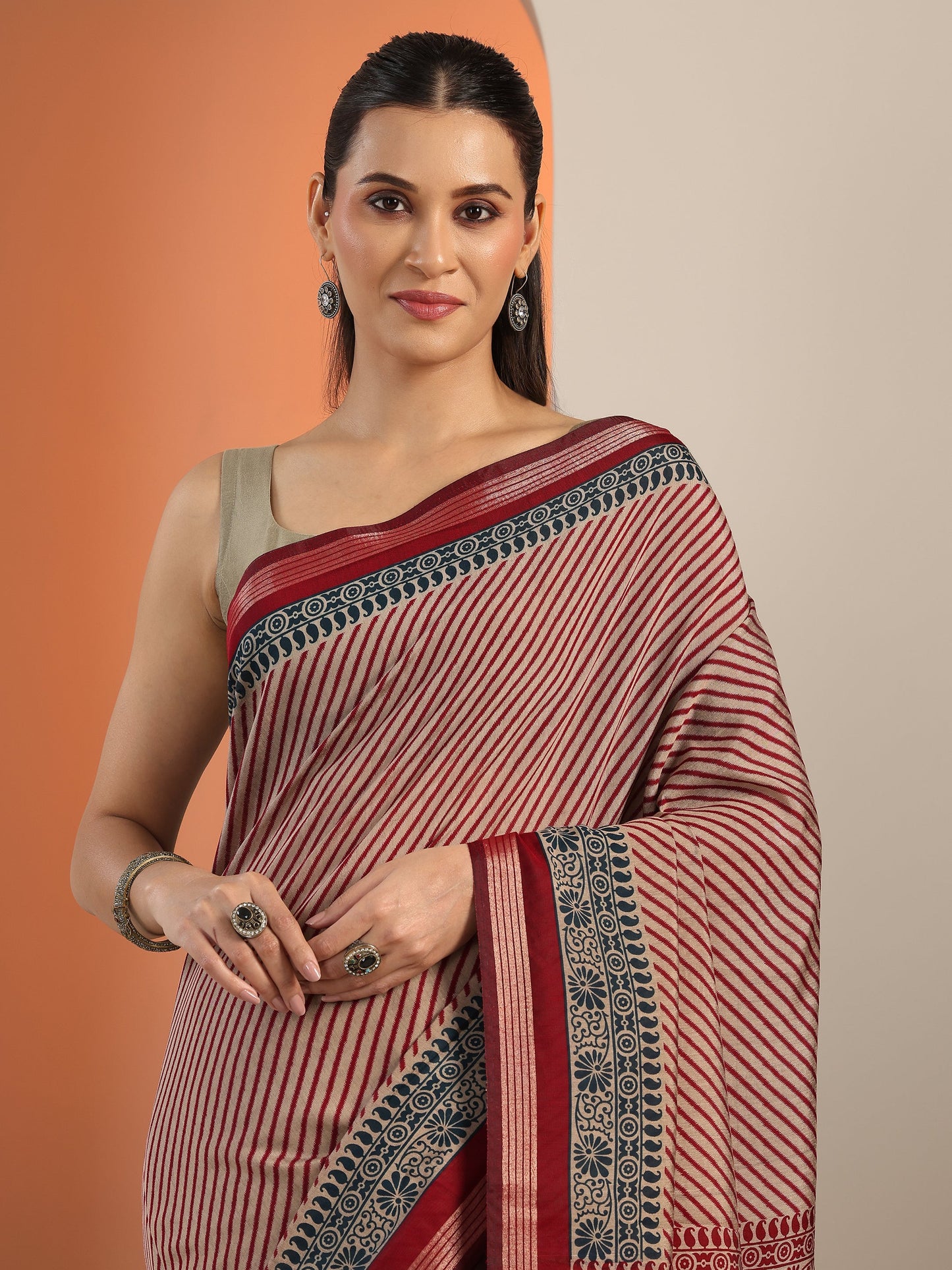 Red Printed Cotton Blend Saree With Unstitched Blouse Piece