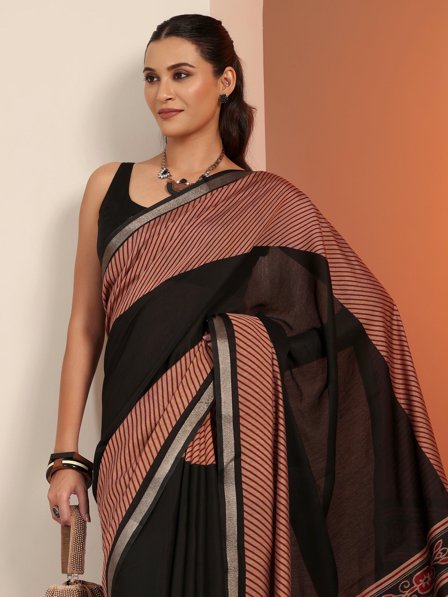 Black Solid Cotton Blend Saree With Unstitched Blouse Piece