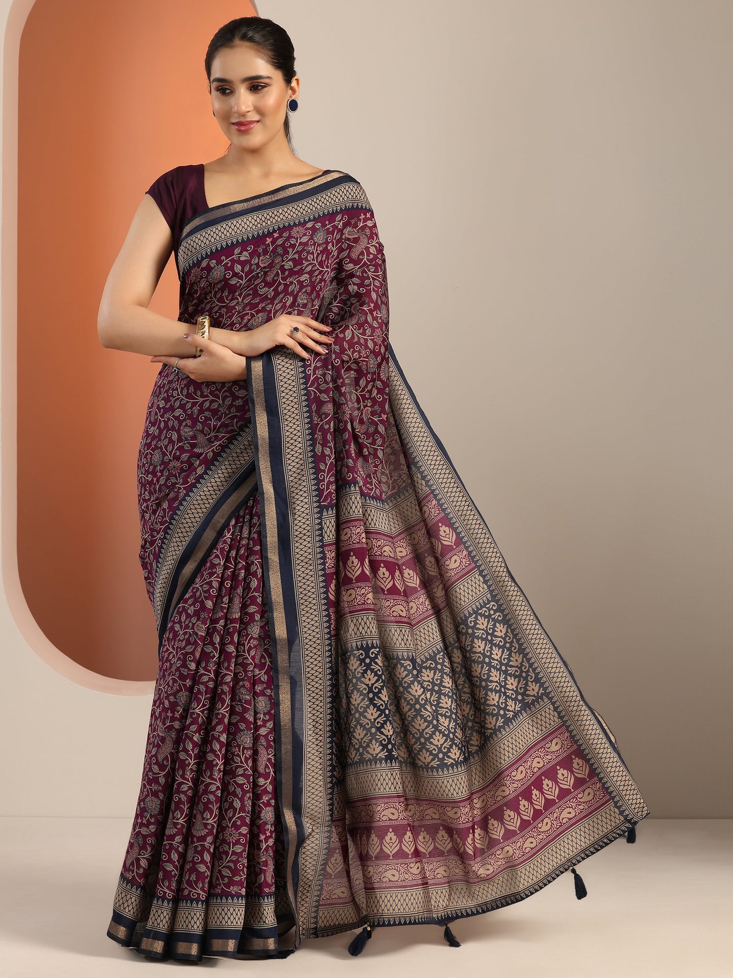 Purple Printed Cotton Blend Saree With Unstitched Blouse Piece