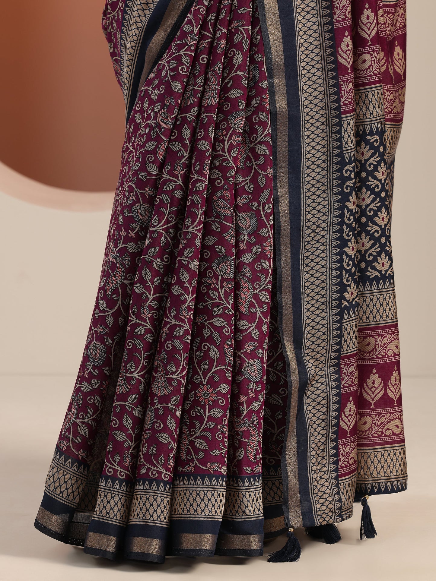 Purple Printed Cotton Blend Saree With Unstitched Blouse Piece