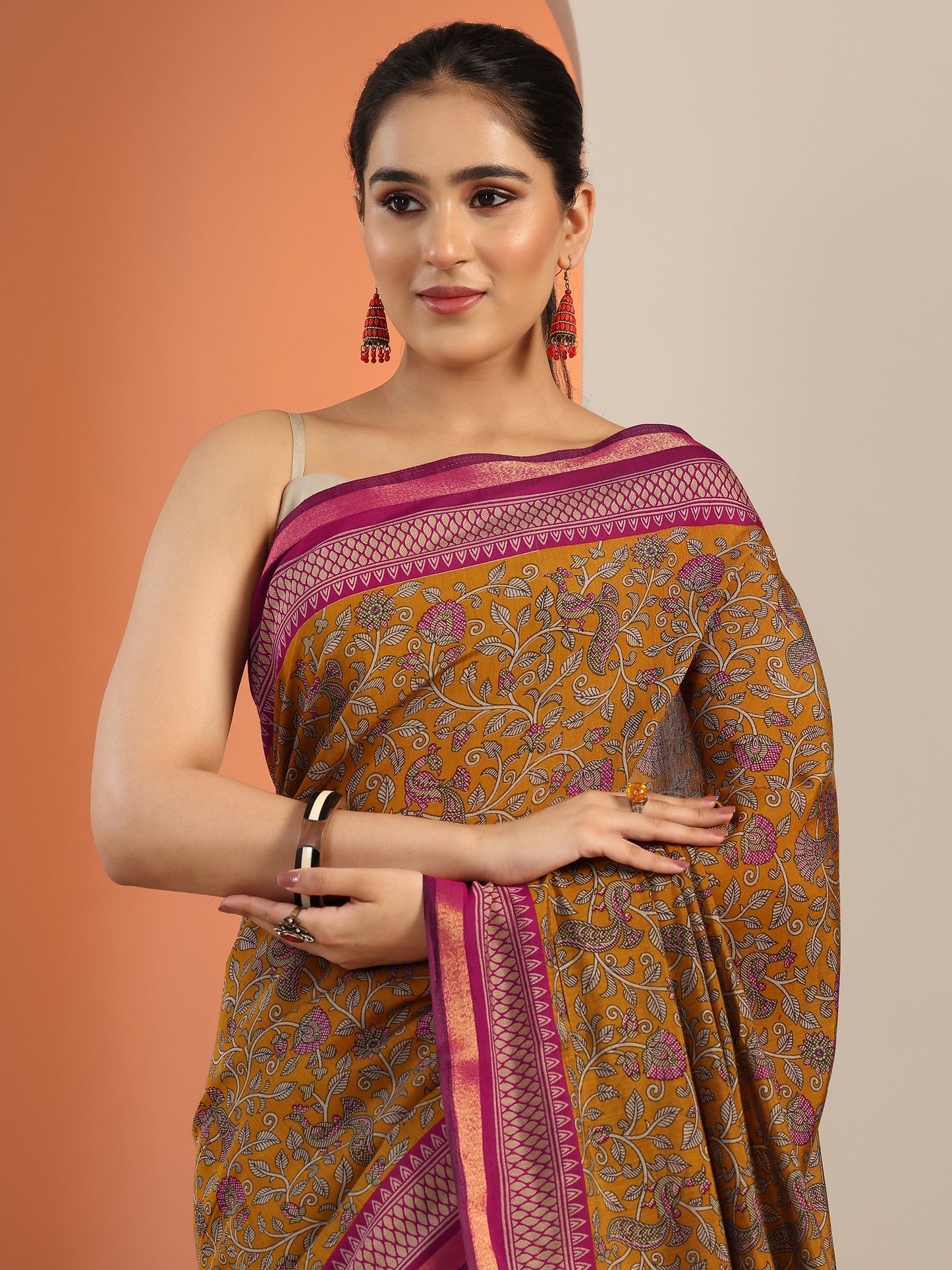 Mustard Printed Cotton Blend Saree With Unstitched Blouse Piece